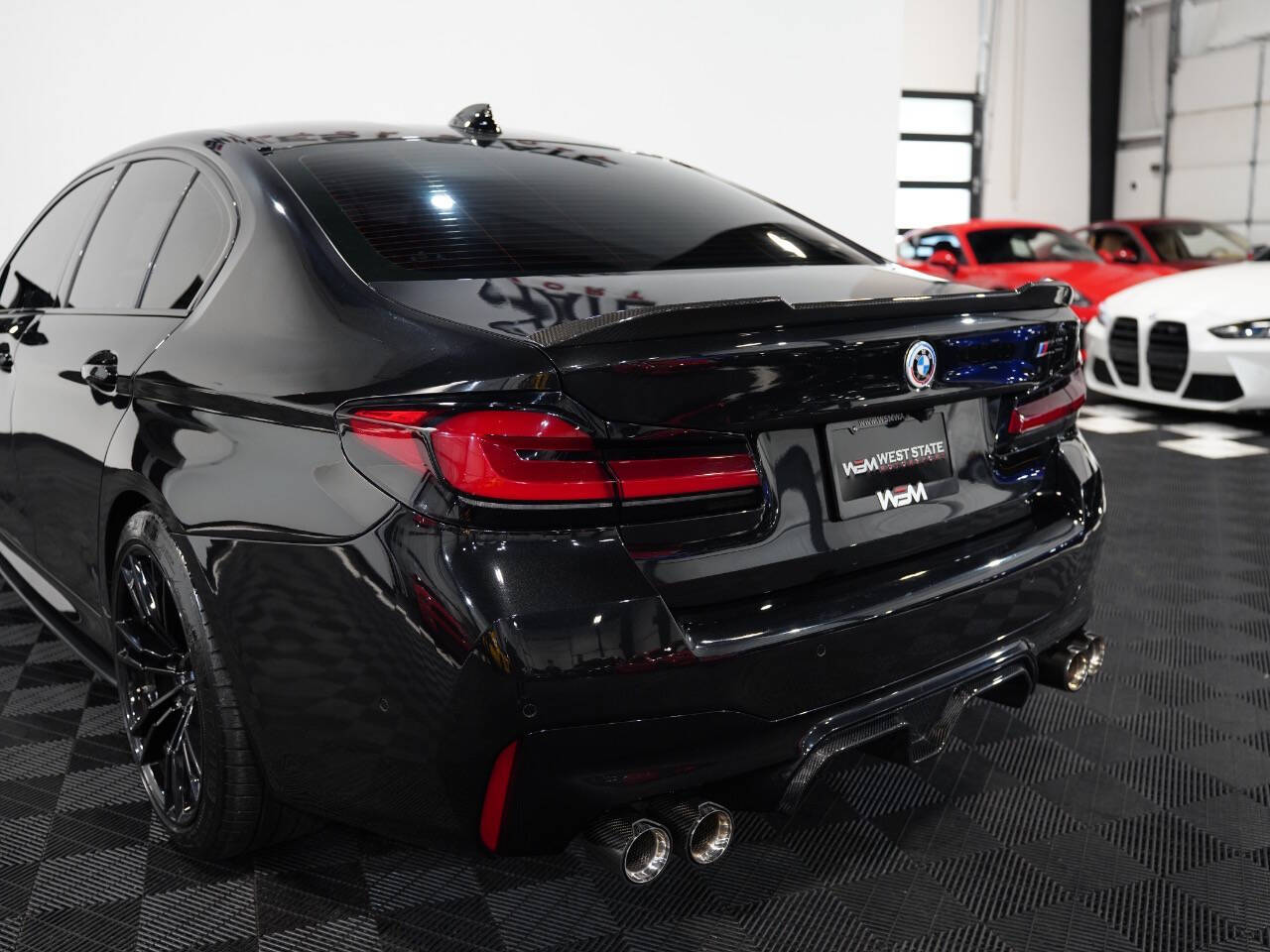 BLACK SAPPHIRE METALLIC, 2021 BMW M5 Image 23
