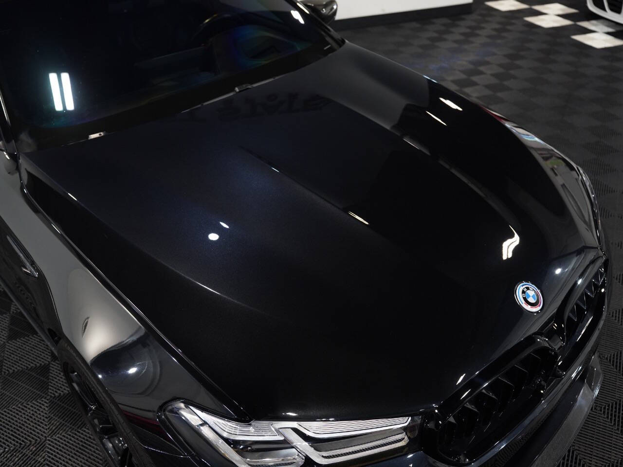 BLACK SAPPHIRE METALLIC, 2021 BMW M5 Image 12
