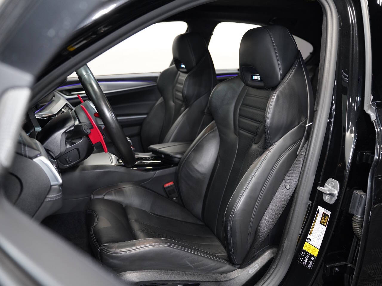 BLACK SAPPHIRE METALLIC, 2021 BMW M5 Image 35