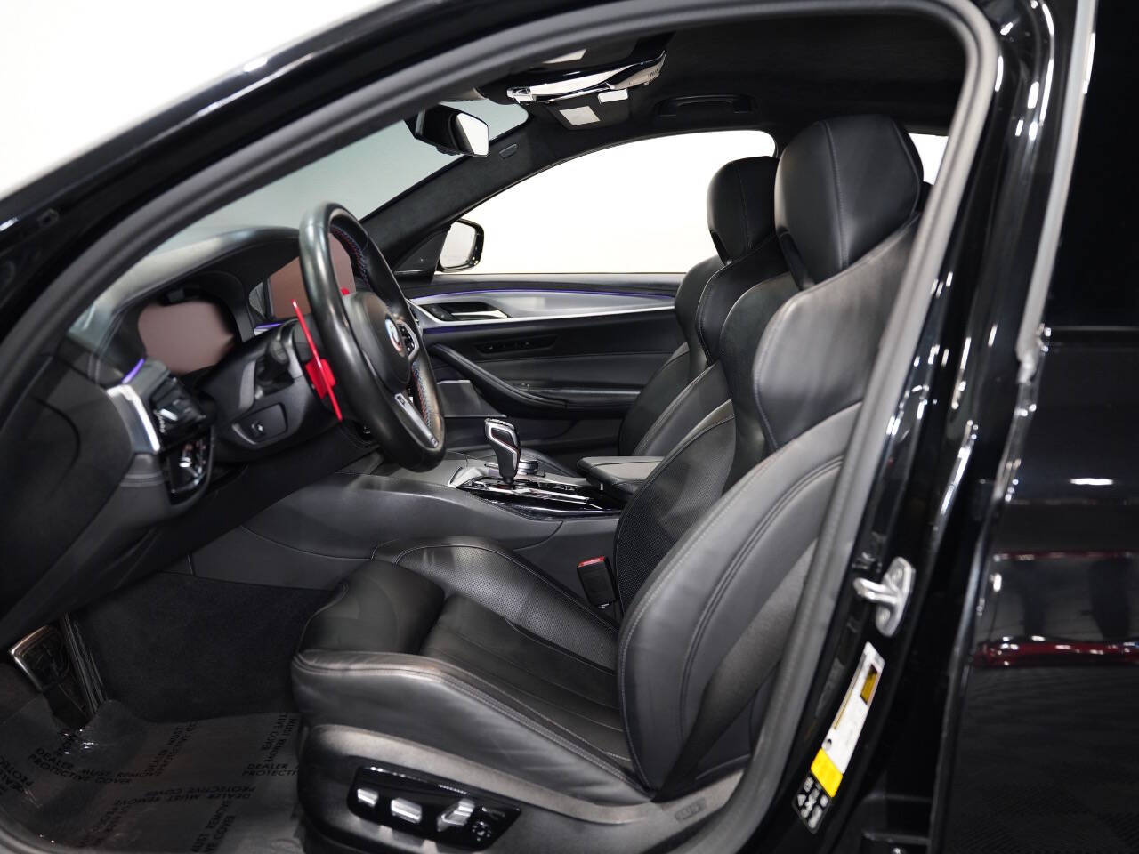BLACK SAPPHIRE METALLIC, 2021 BMW M5 Image 36