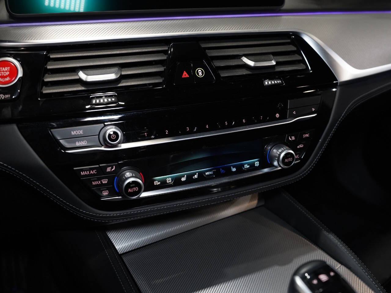 BLACK SAPPHIRE METALLIC, 2021 BMW M5 Image 52