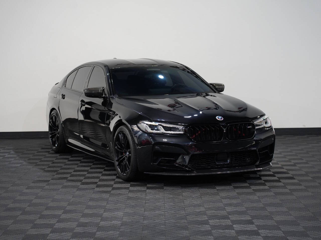 BLACK SAPPHIRE METALLIC, 2021 BMW M5 Image 5