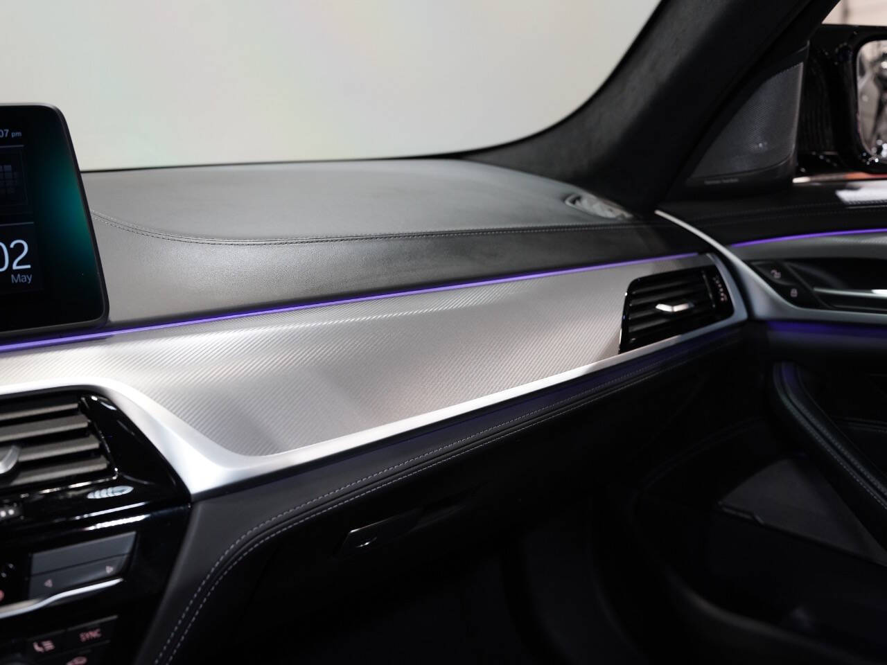 BLACK SAPPHIRE METALLIC, 2021 BMW M5 Image 54