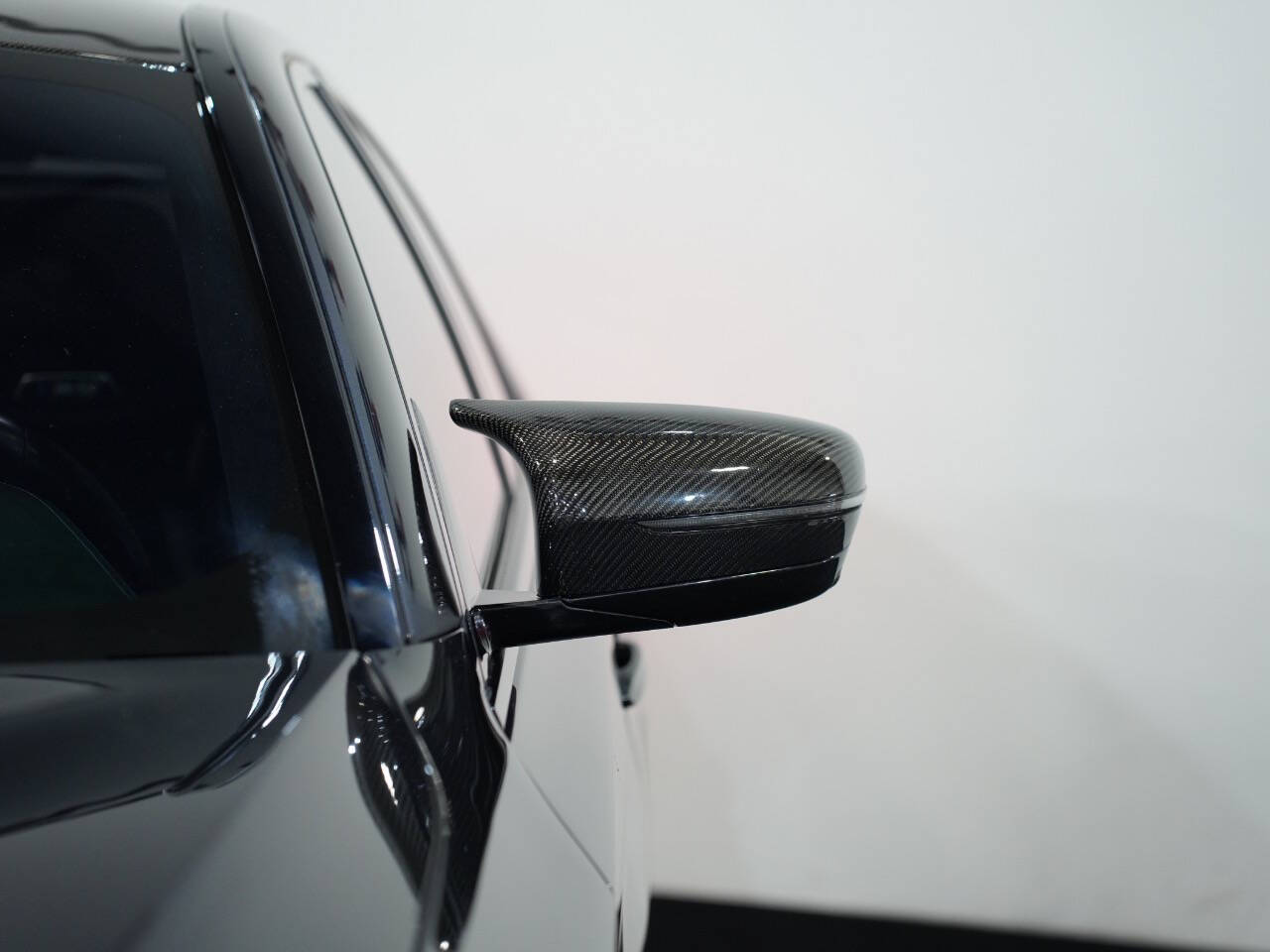 BLACK SAPPHIRE METALLIC, 2021 BMW M5 Image 11
