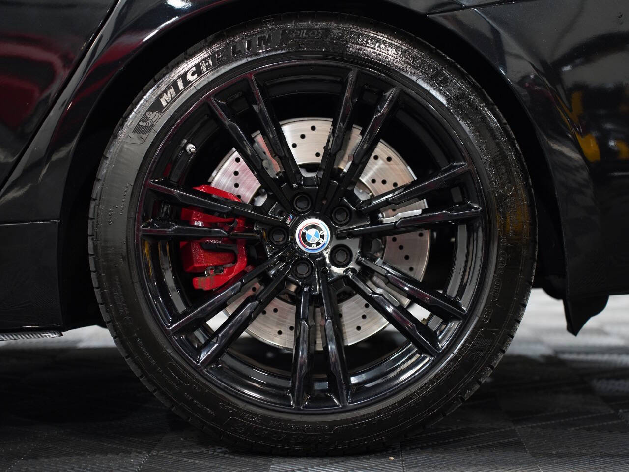 BLACK SAPPHIRE METALLIC, 2021 BMW M5 Image 64