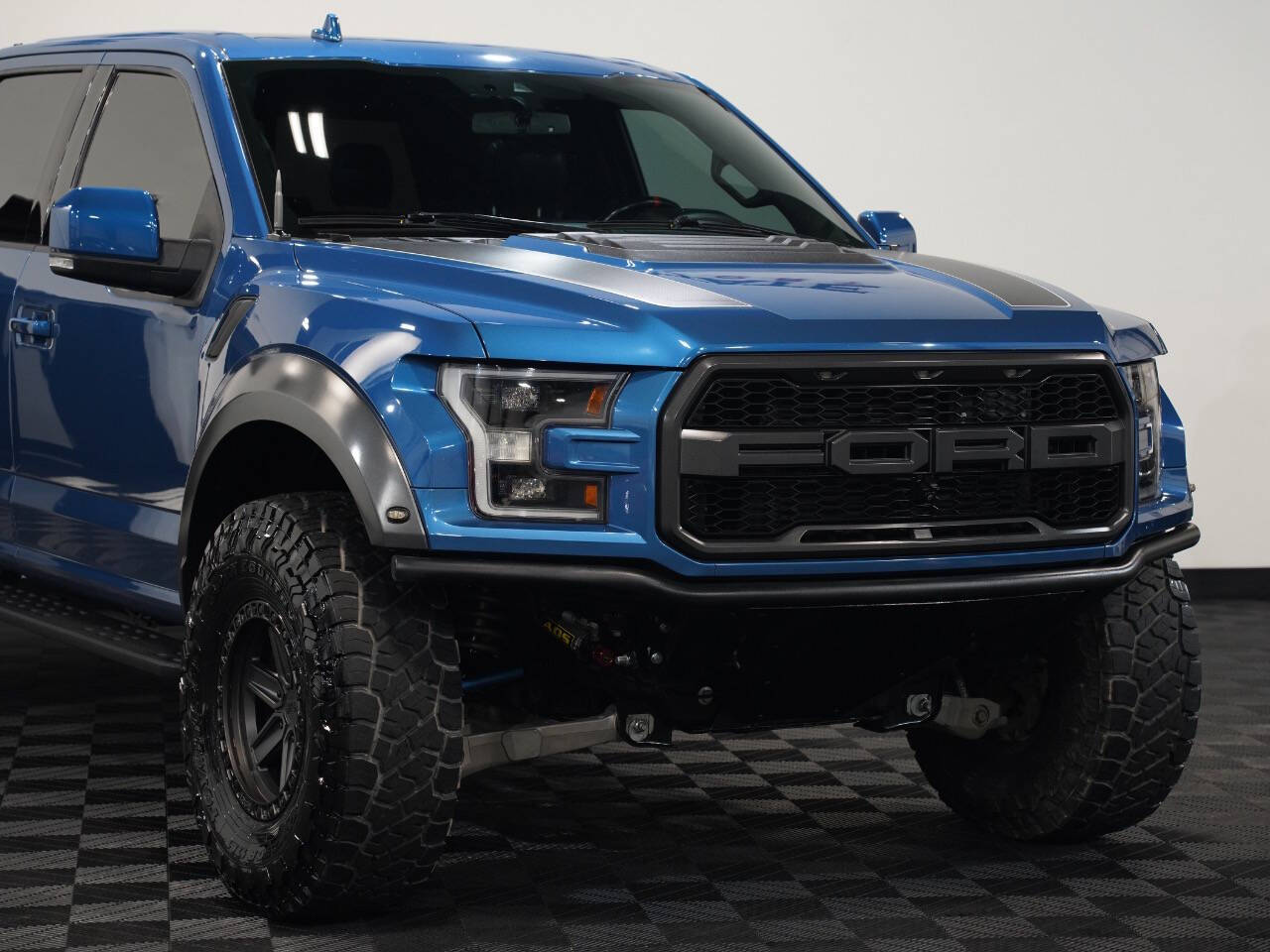 FORD PERFORMANCE BLUE, 2019 FORD F150 SUPERCREW CAB Image 9