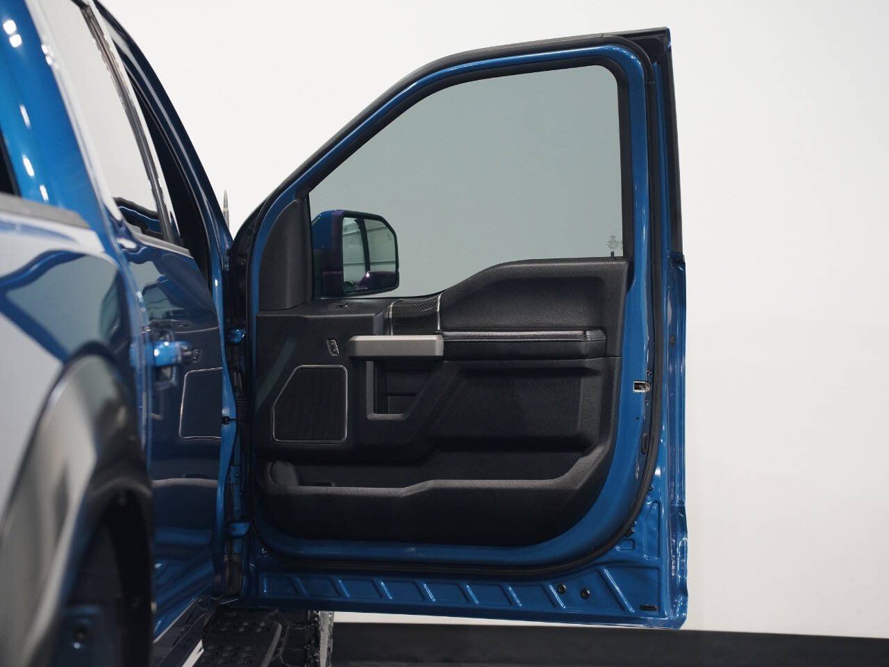 FORD PERFORMANCE BLUE, 2019 FORD F150 SUPERCREW CAB Image 30