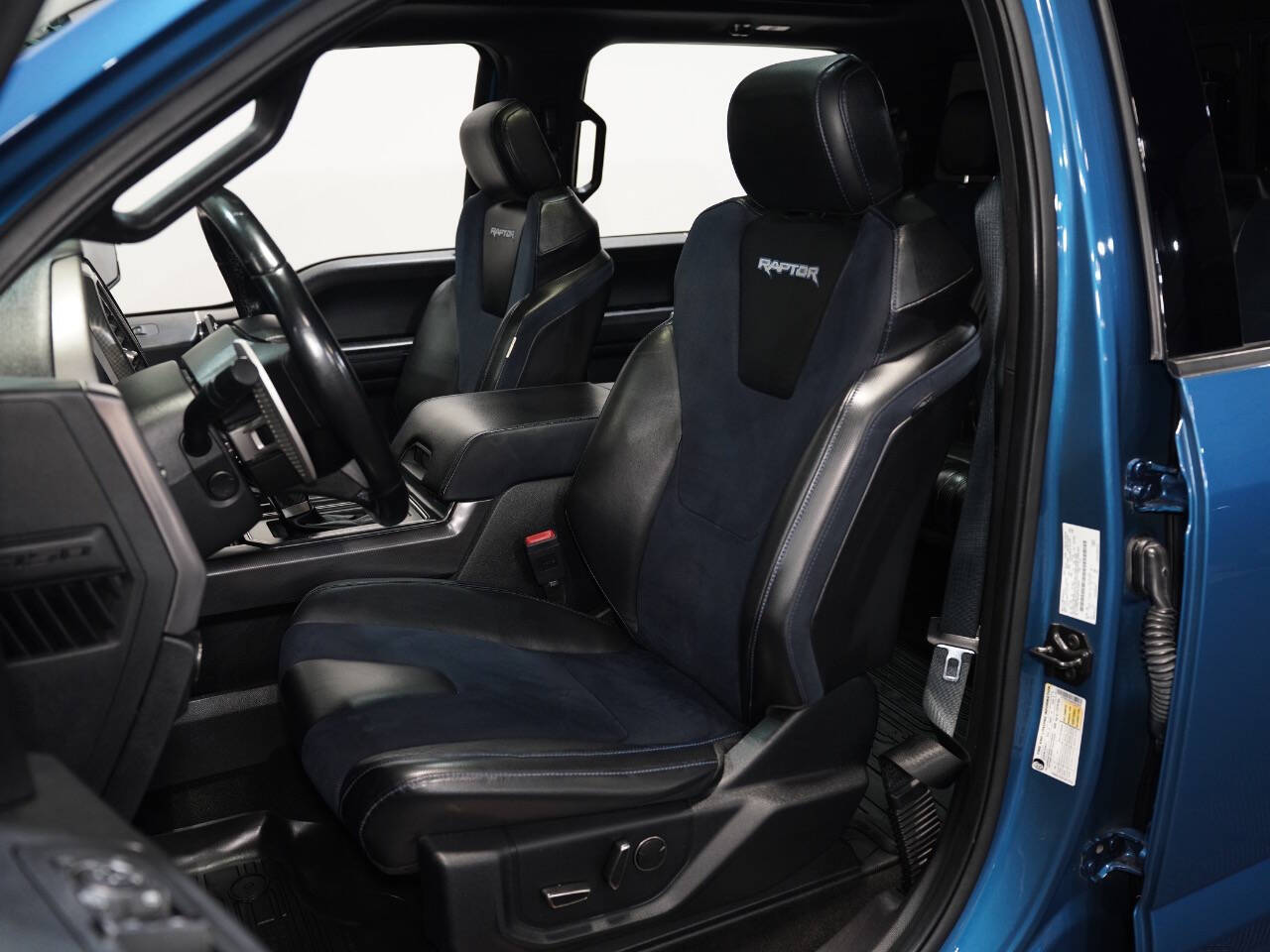 FORD PERFORMANCE BLUE, 2019 FORD F150 SUPERCREW CAB Image 37