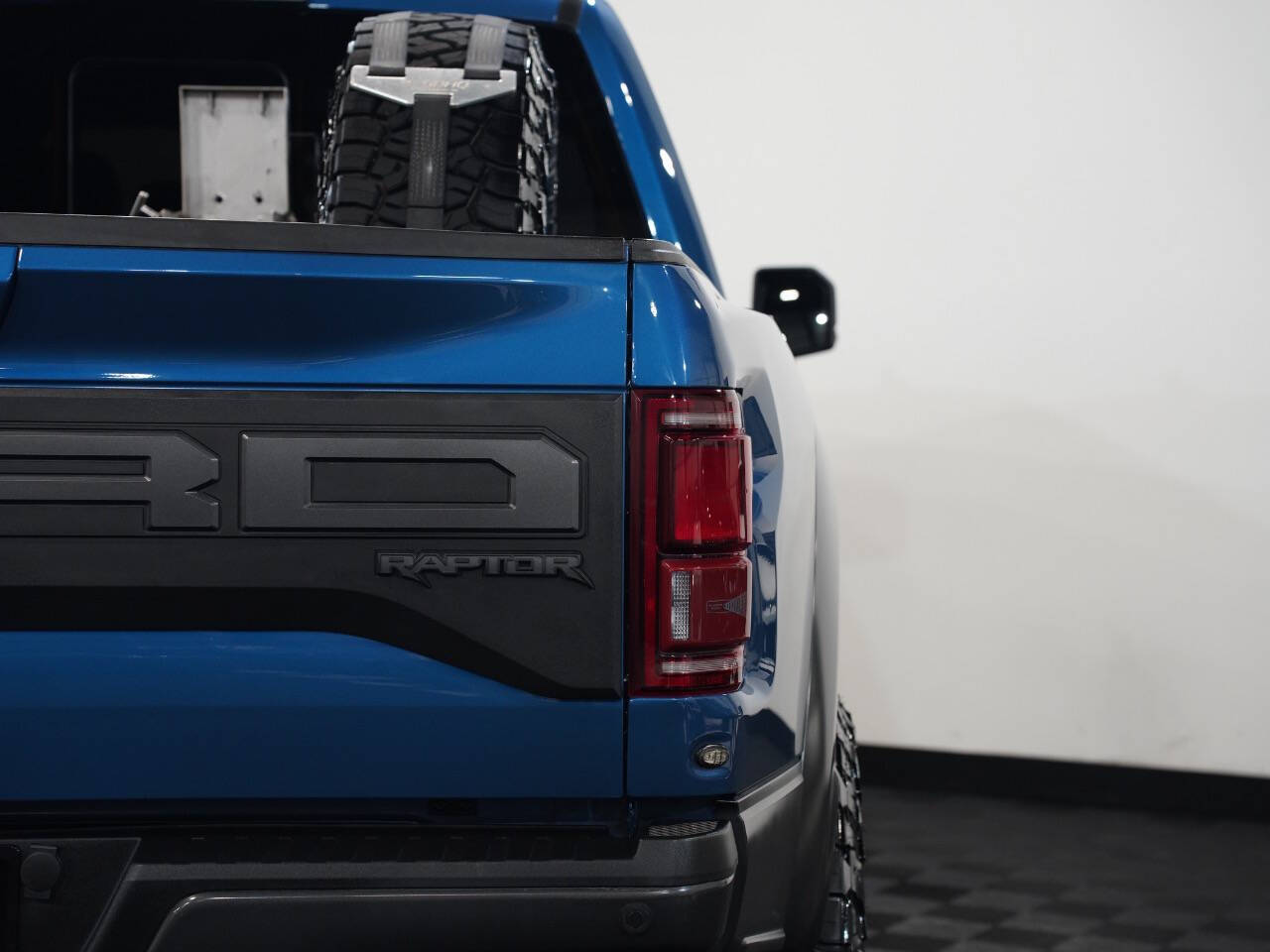 FORD PERFORMANCE BLUE, 2019 FORD F150 SUPERCREW CAB Image 20