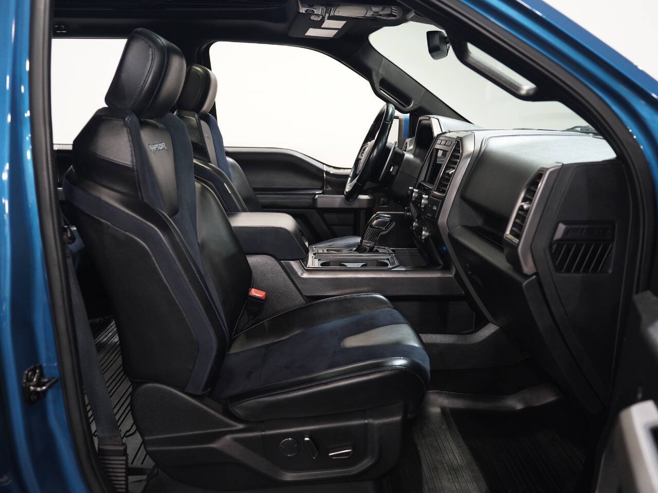 FORD PERFORMANCE BLUE, 2019 FORD F150 SUPERCREW CAB Image 41