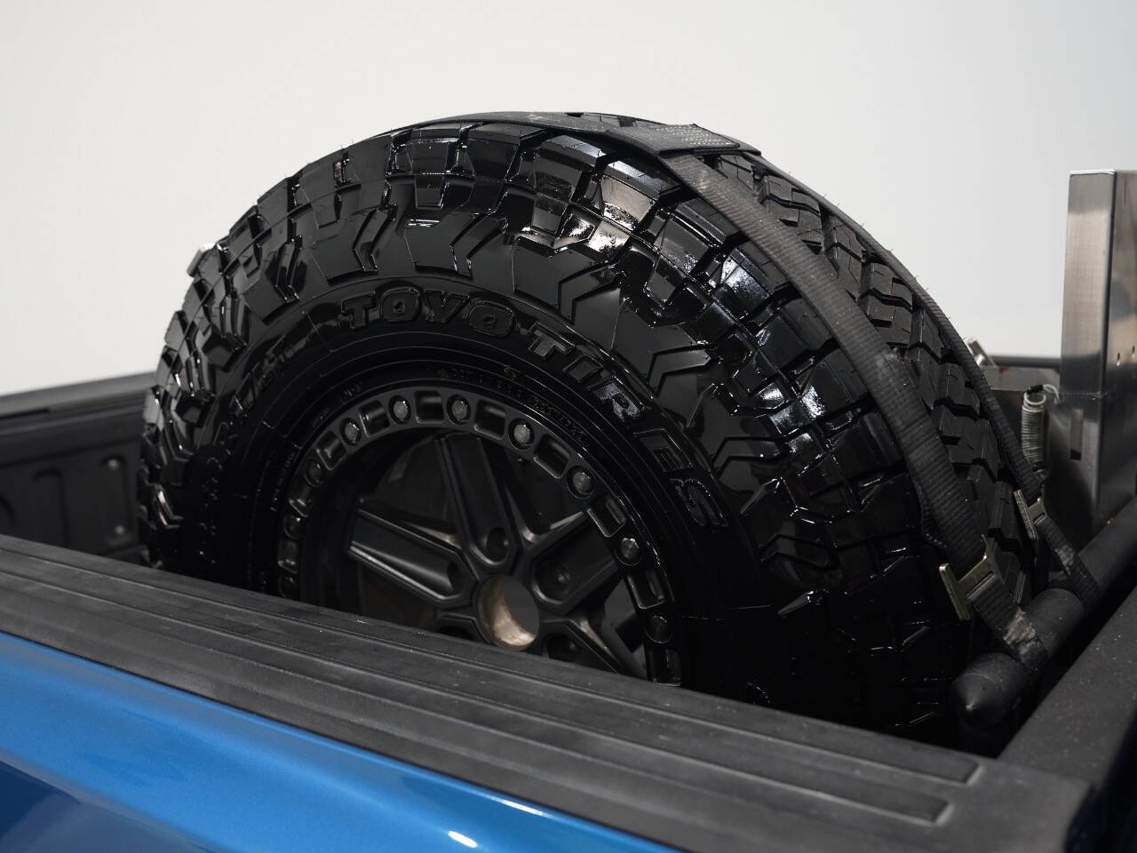 FORD PERFORMANCE BLUE, 2019 FORD F150 SUPERCREW CAB Image 17