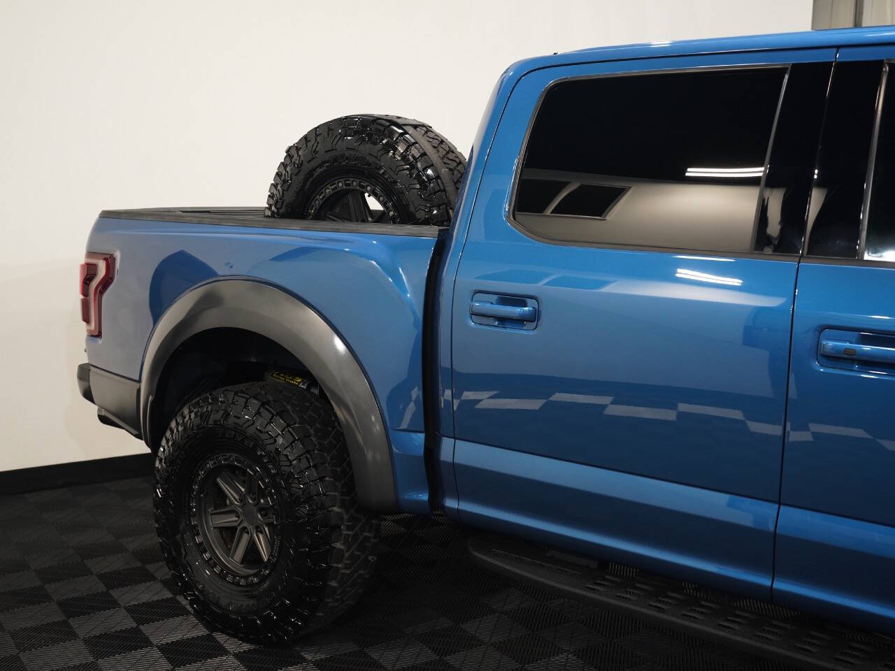 FORD PERFORMANCE BLUE, 2019 FORD F150 SUPERCREW CAB Image 16