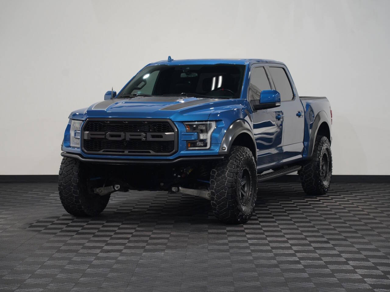 FORD PERFORMANCE BLUE, 2019 FORD F150 SUPERCREW CAB Image 3