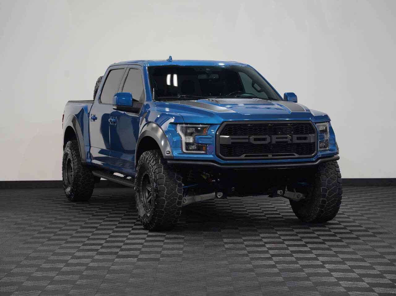 FORD PERFORMANCE BLUE, 2019 FORD F150 SUPERCREW CAB Image 5