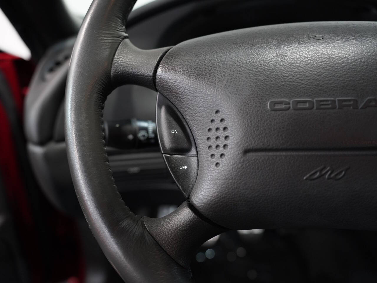 REDFIRE METALLIC, 2004 FORD MUSTANG Image 34