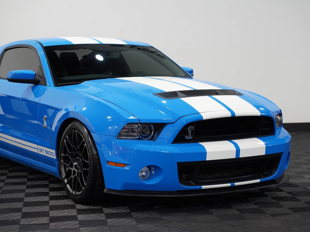GRABBER BLUE, 2013 FORD MUSTANG Image 9