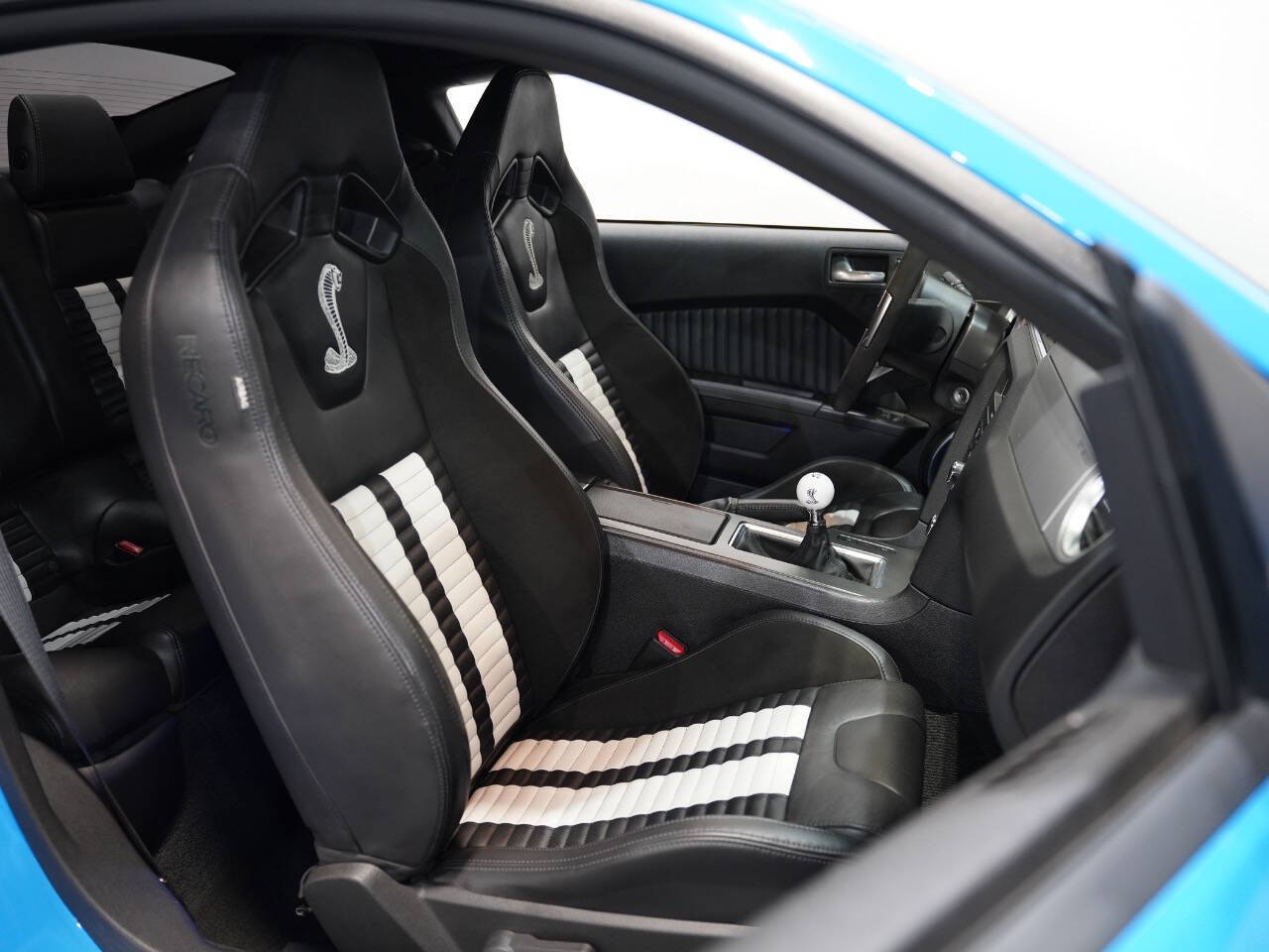 GRABBER BLUE, 2013 FORD MUSTANG Image 31