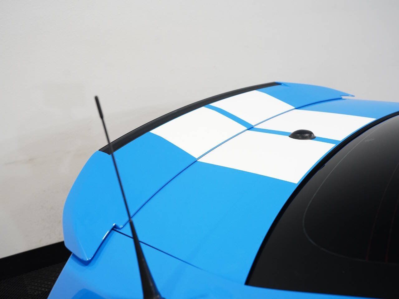 GRABBER BLUE, 2013 FORD MUSTANG Image 17