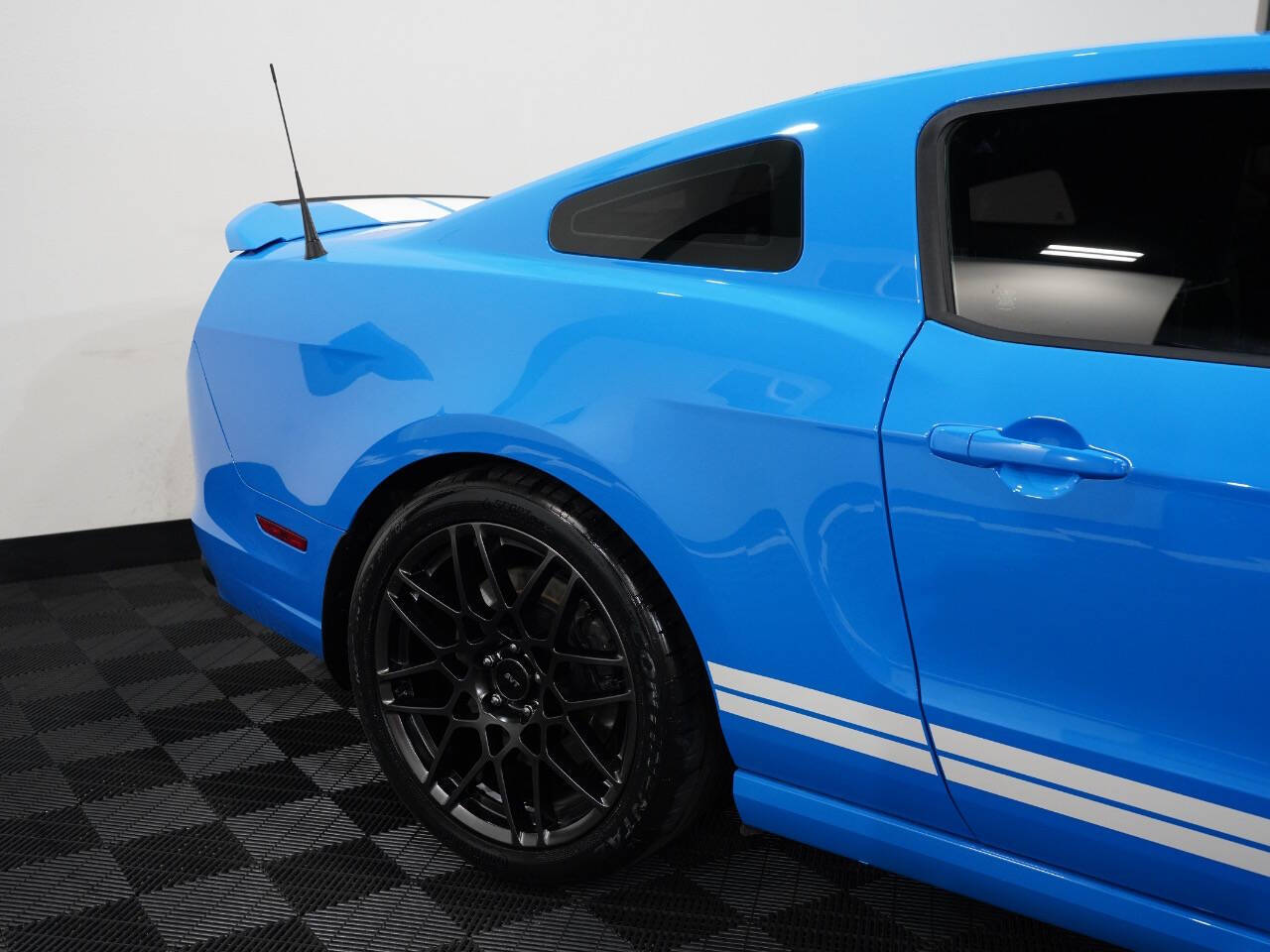 GRABBER BLUE, 2013 FORD MUSTANG Image 16