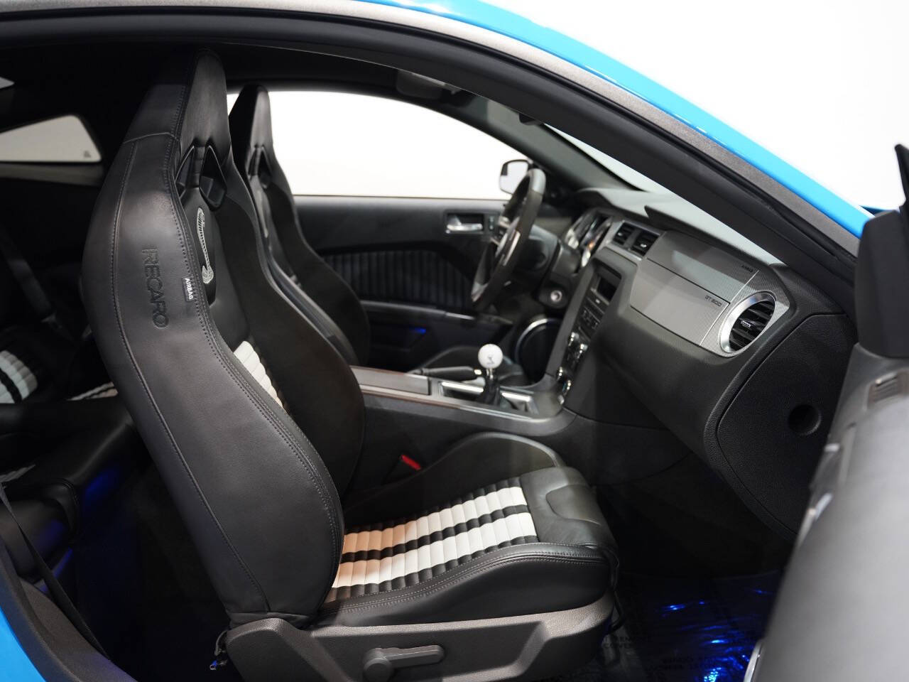 GRABBER BLUE, 2013 FORD MUSTANG Image 32