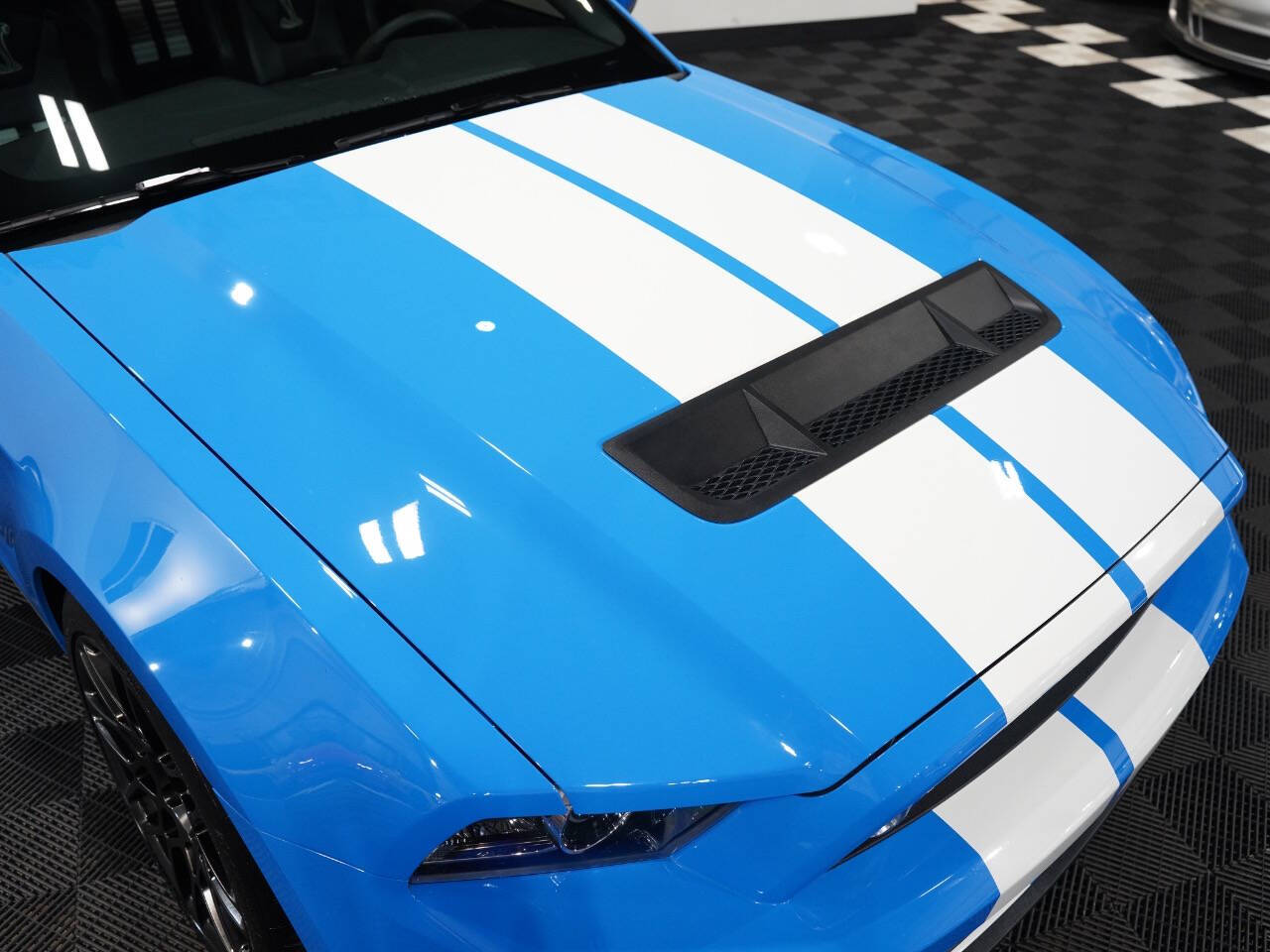 GRABBER BLUE, 2013 FORD MUSTANG Image 12