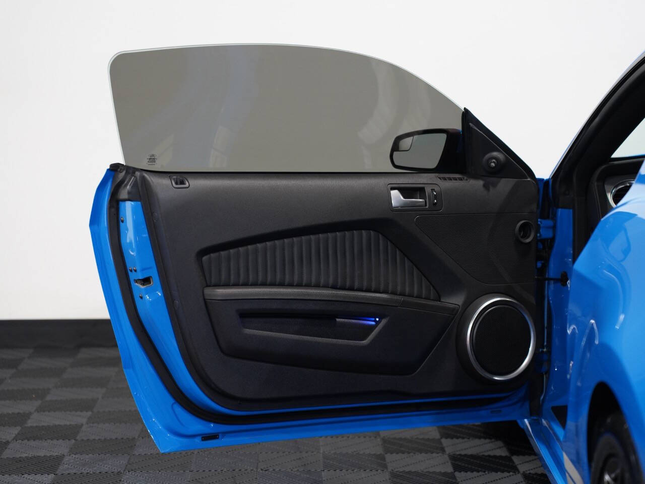 GRABBER BLUE, 2013 FORD MUSTANG Image 23