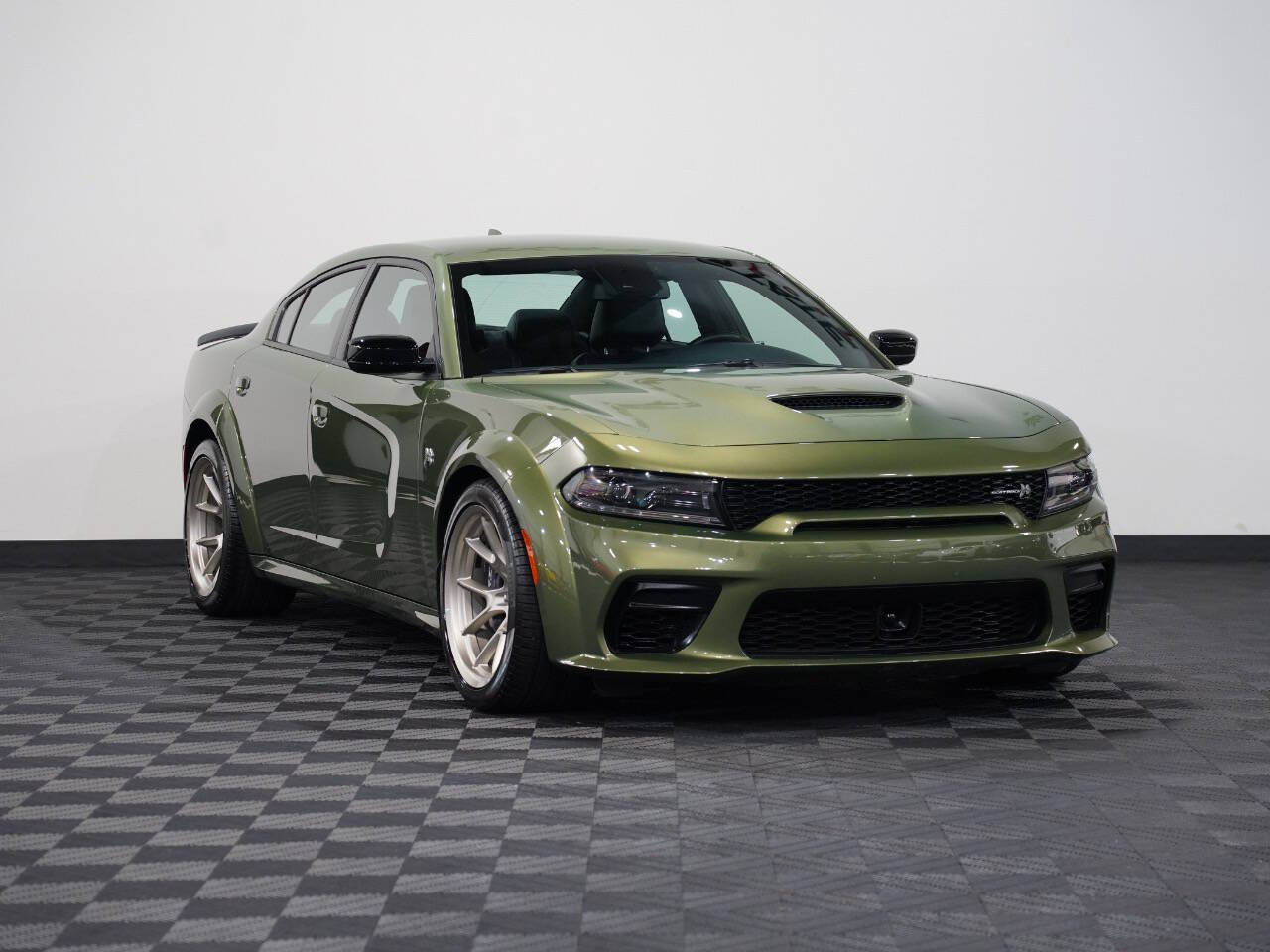 F8 GREEN, 2023 DODGE CHARGER Image 5