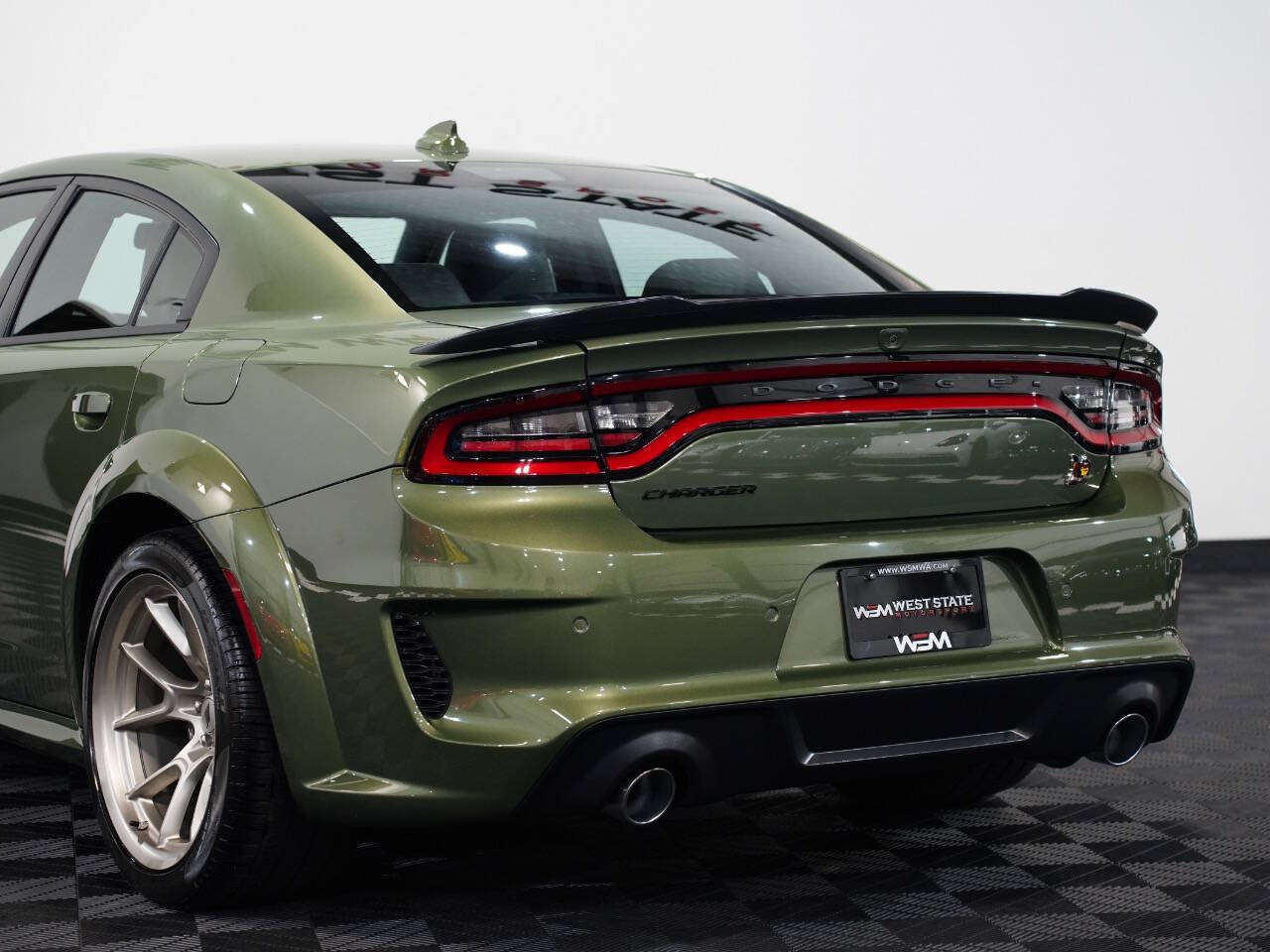 F8 GREEN, 2023 DODGE CHARGER Image 18