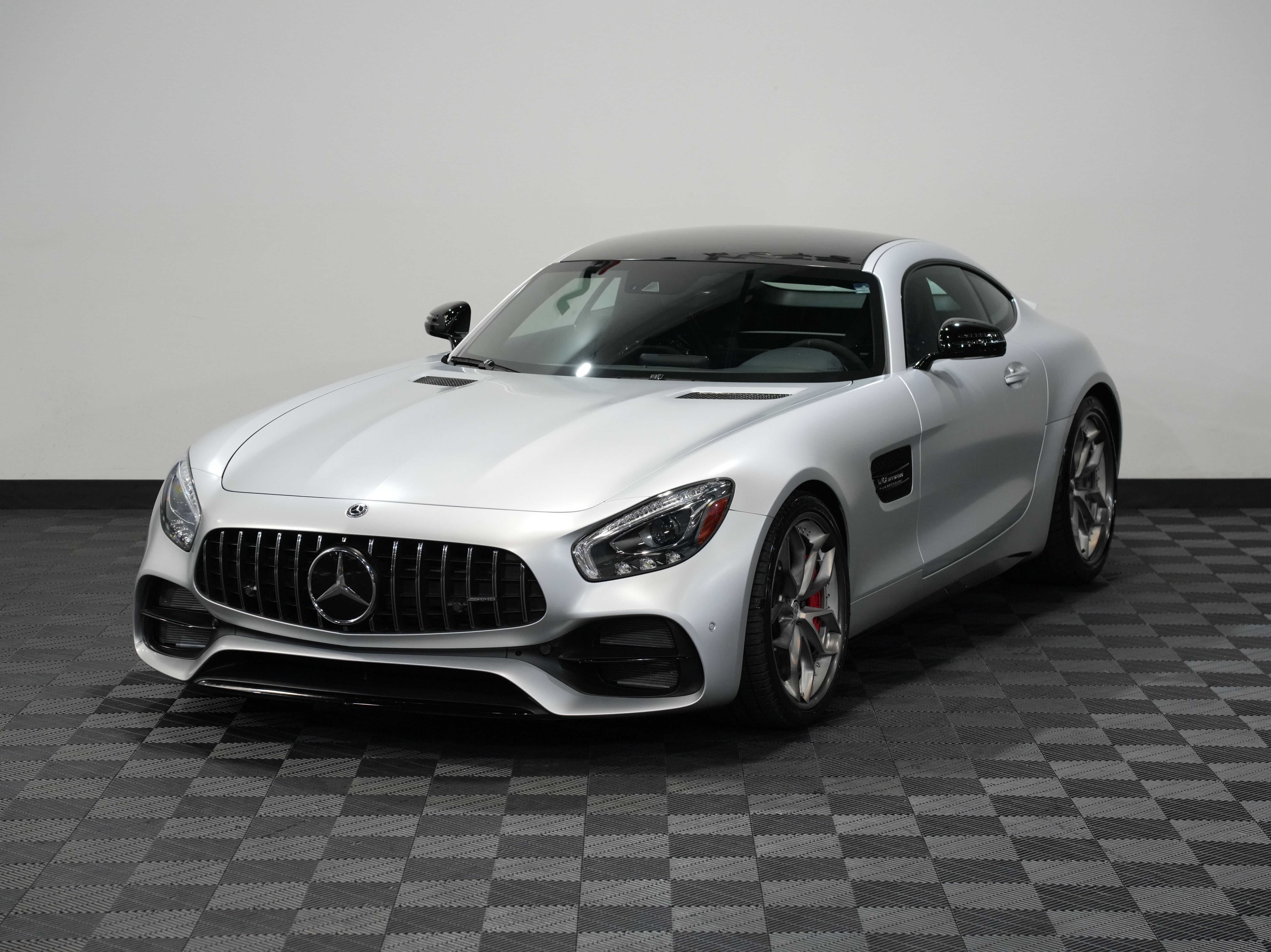 SILVER, 2018 MERCEDES-BENZ MERCEDES-AMG GT Image 3