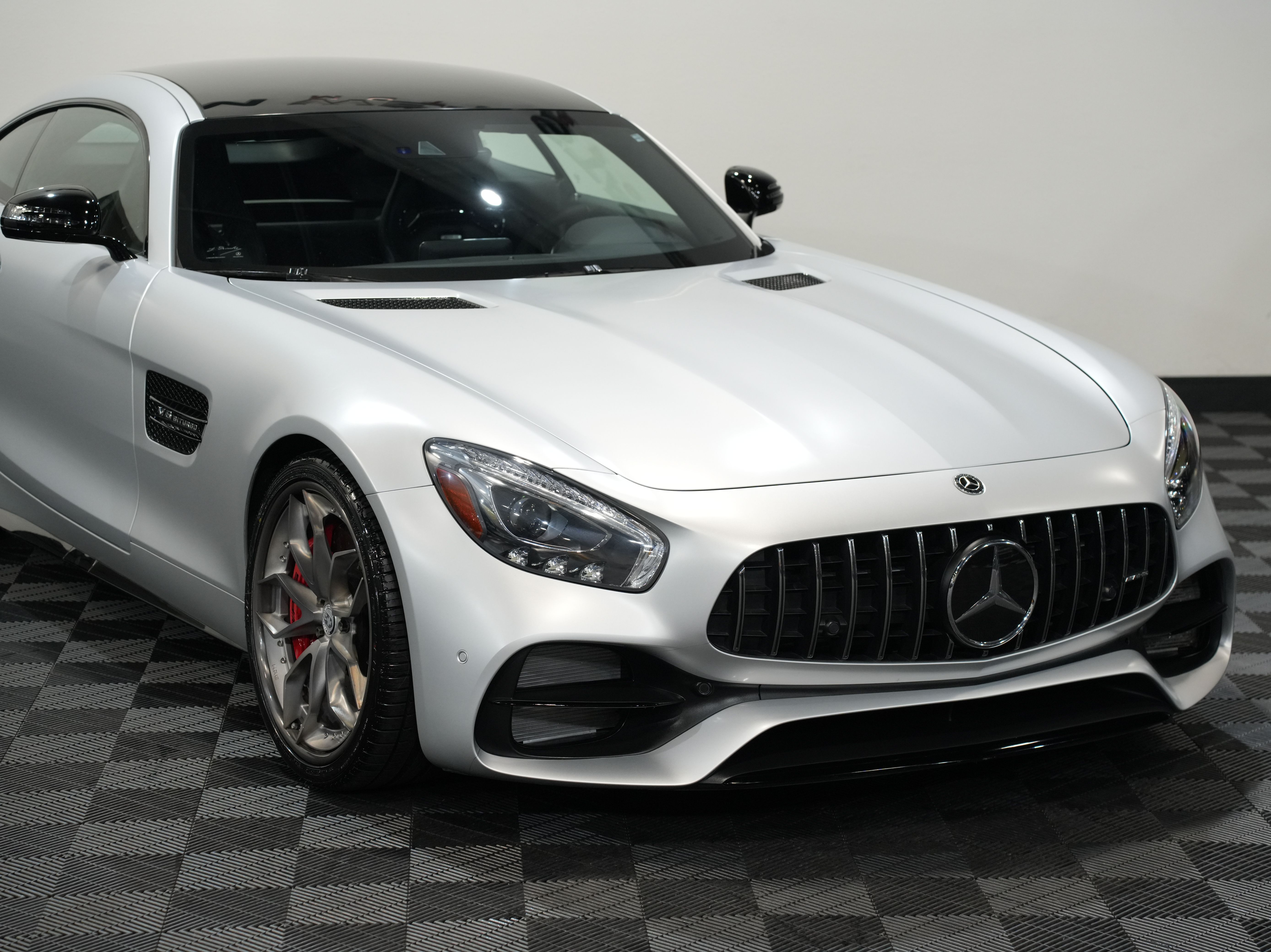 SILVER, 2018 MERCEDES-BENZ MERCEDES-AMG GT Image 9