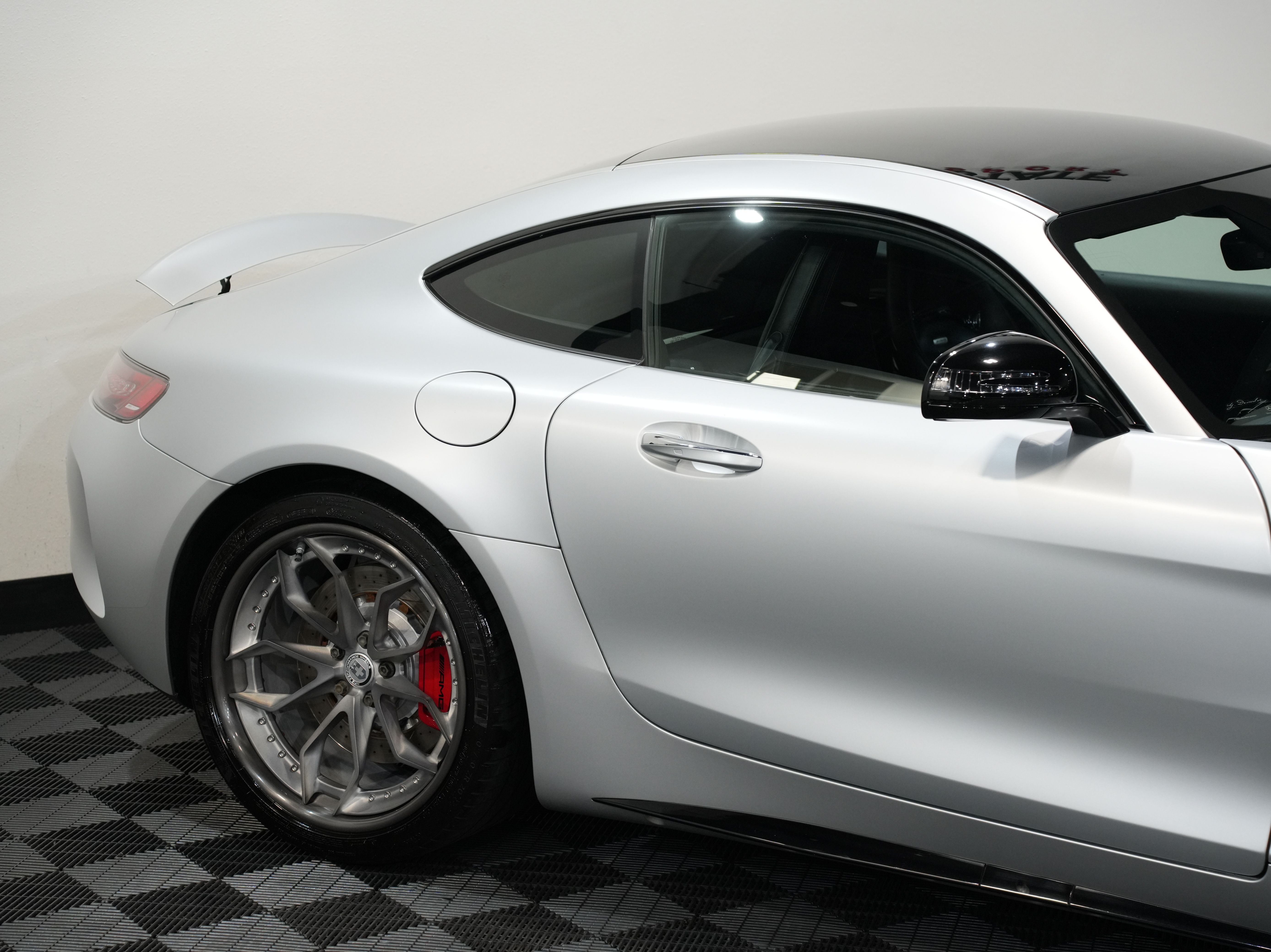 SILVER, 2018 MERCEDES-BENZ MERCEDES-AMG GT Image 15