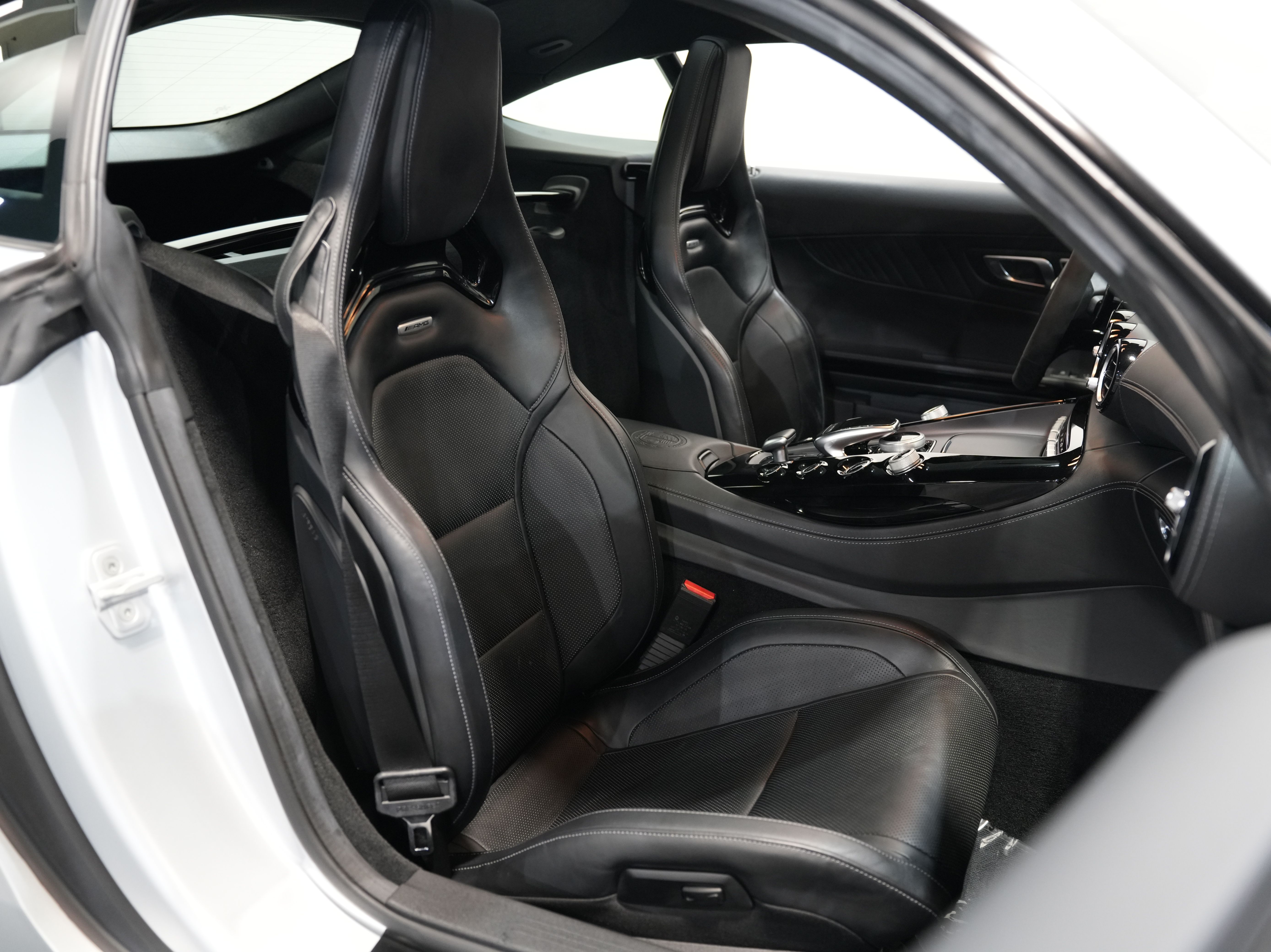 SILVER, 2018 MERCEDES-BENZ MERCEDES-AMG GT Image 33
