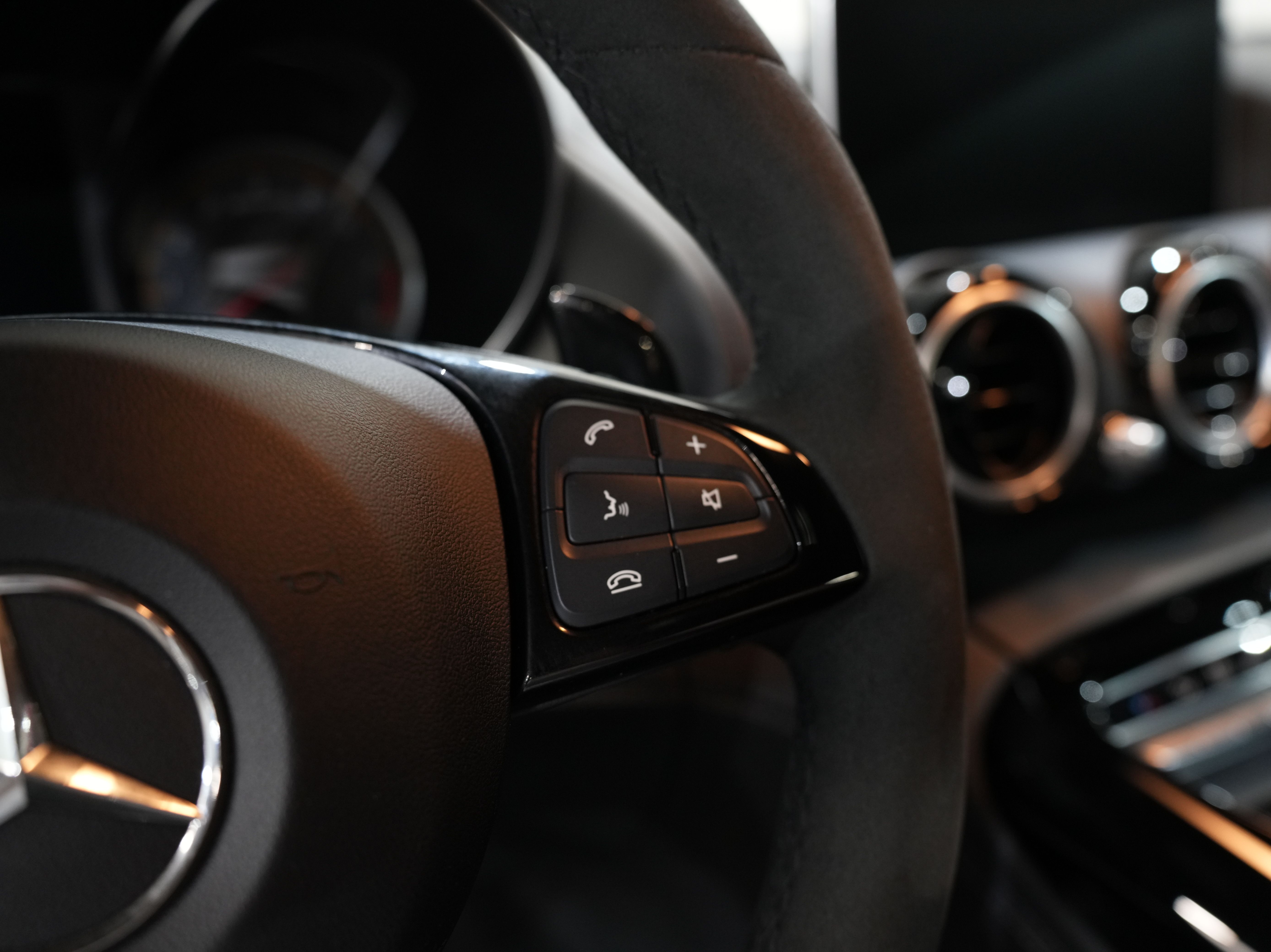 SILVER, 2018 MERCEDES-BENZ MERCEDES-AMG GT Image 38
