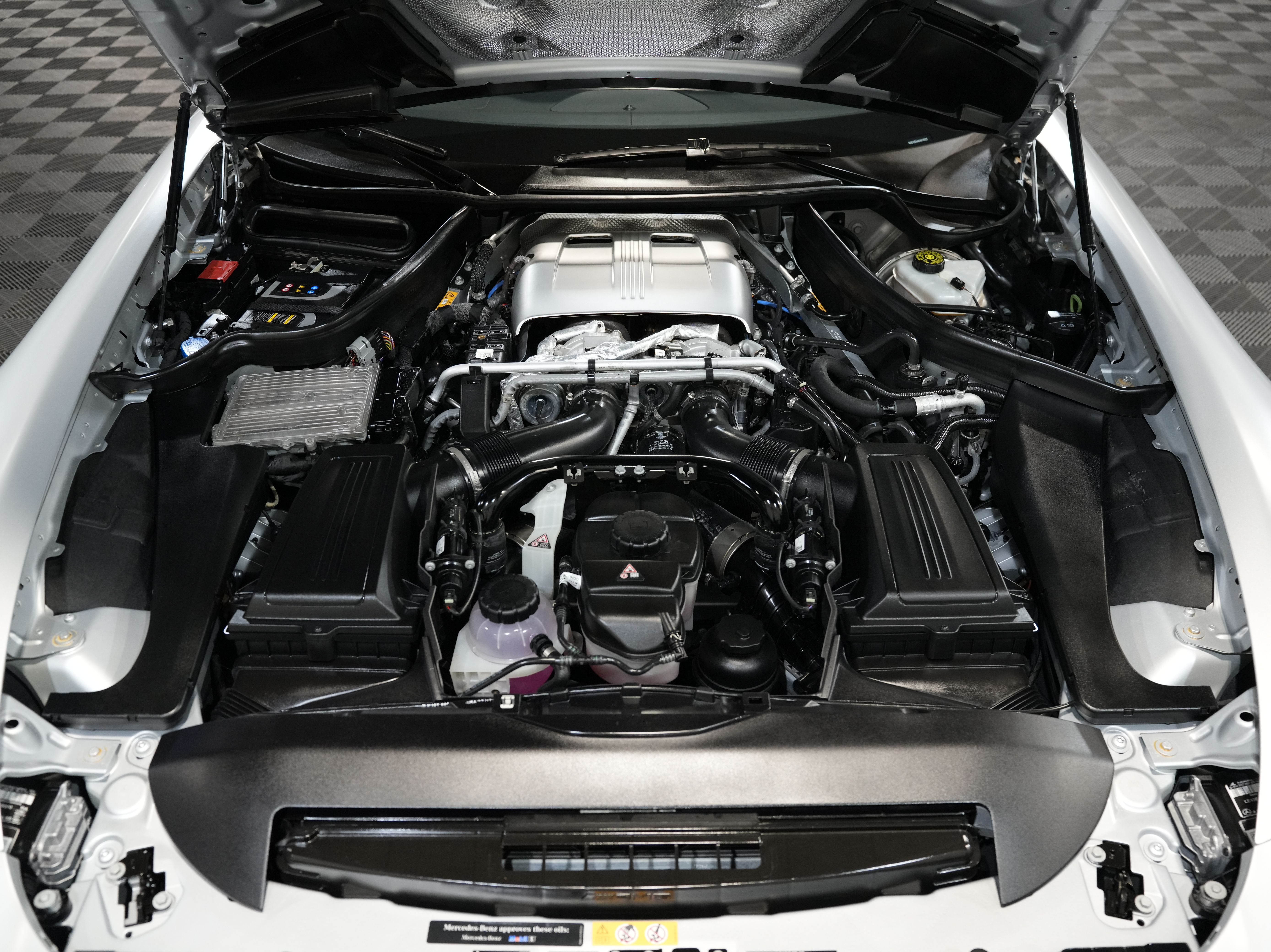 SILVER, 2018 MERCEDES-BENZ MERCEDES-AMG GT Image 44