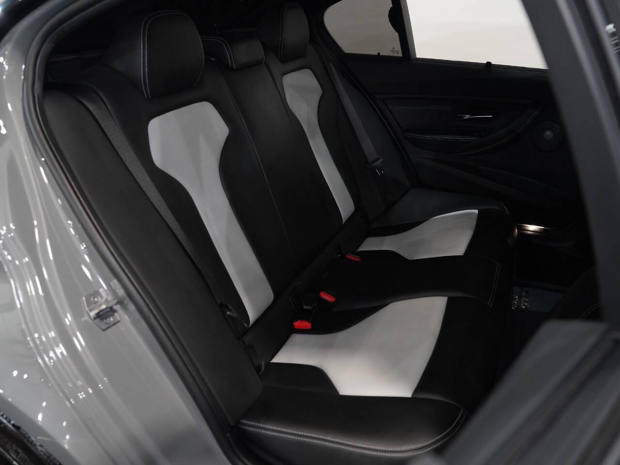 LIME ROCK GRAY METALLIC, 2018 BMW M3 Image 38