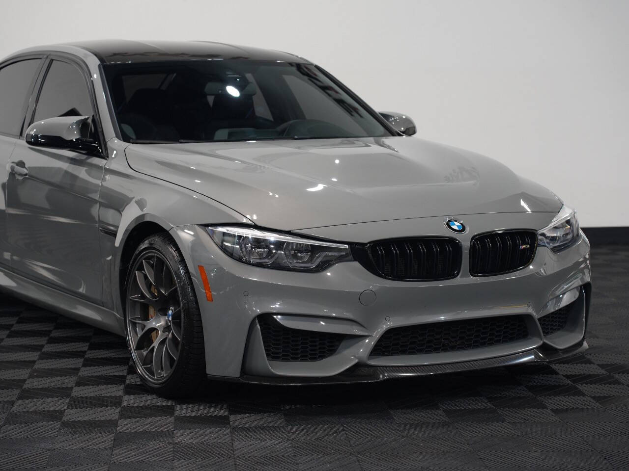 LIME ROCK GRAY METALLIC, 2018 BMW M3 Image 9