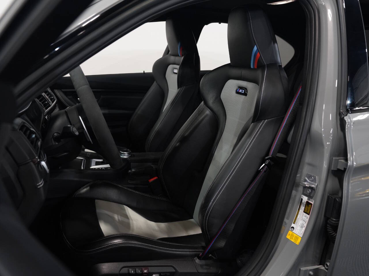 LIME ROCK GRAY METALLIC, 2018 BMW M3 Image 32