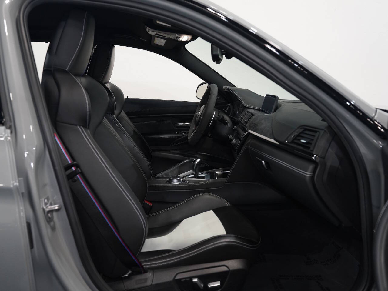 LIME ROCK GRAY METALLIC, 2018 BMW M3 Image 36
