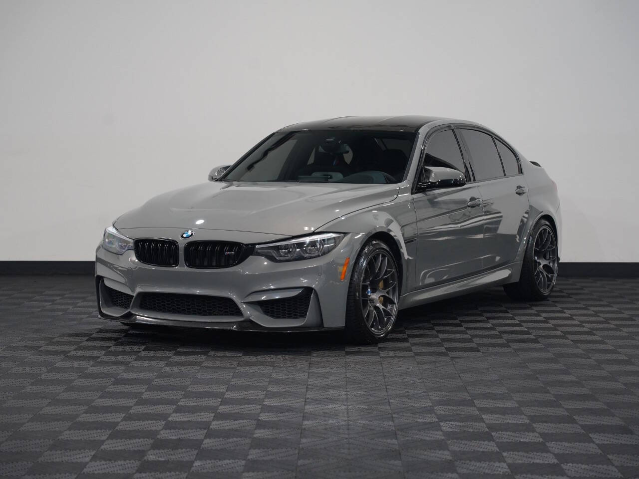 LIME ROCK GRAY METALLIC, 2018 BMW M3 Image 3