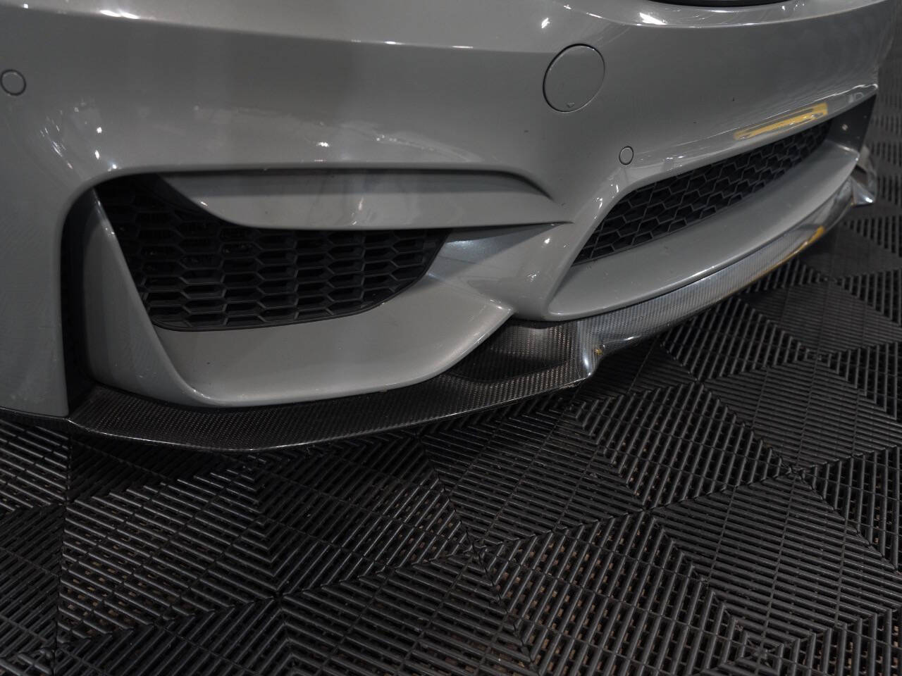 LIME ROCK GRAY METALLIC, 2018 BMW M3 Image 13