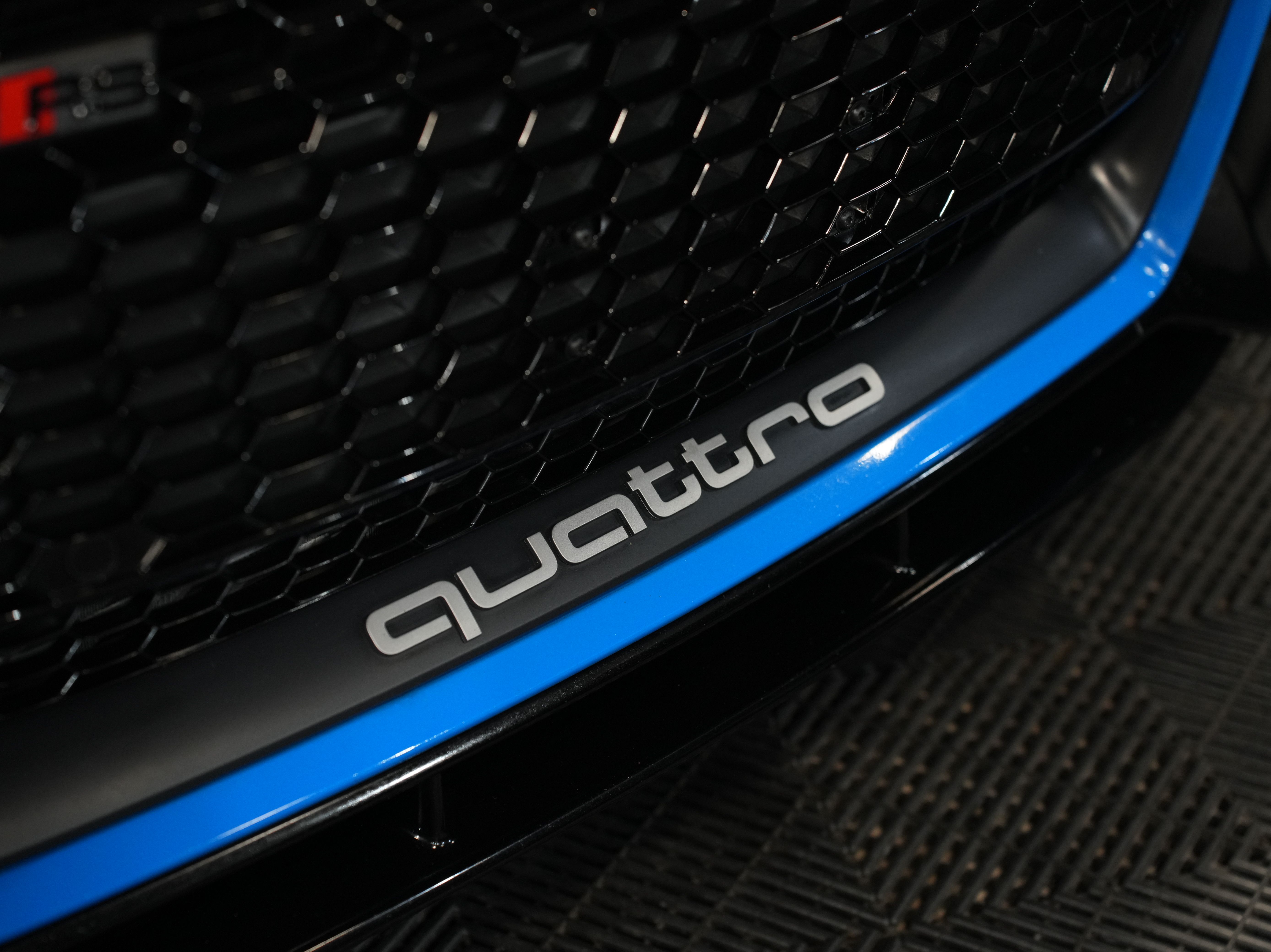 BLUE, 2019 AUDI TT Image 13