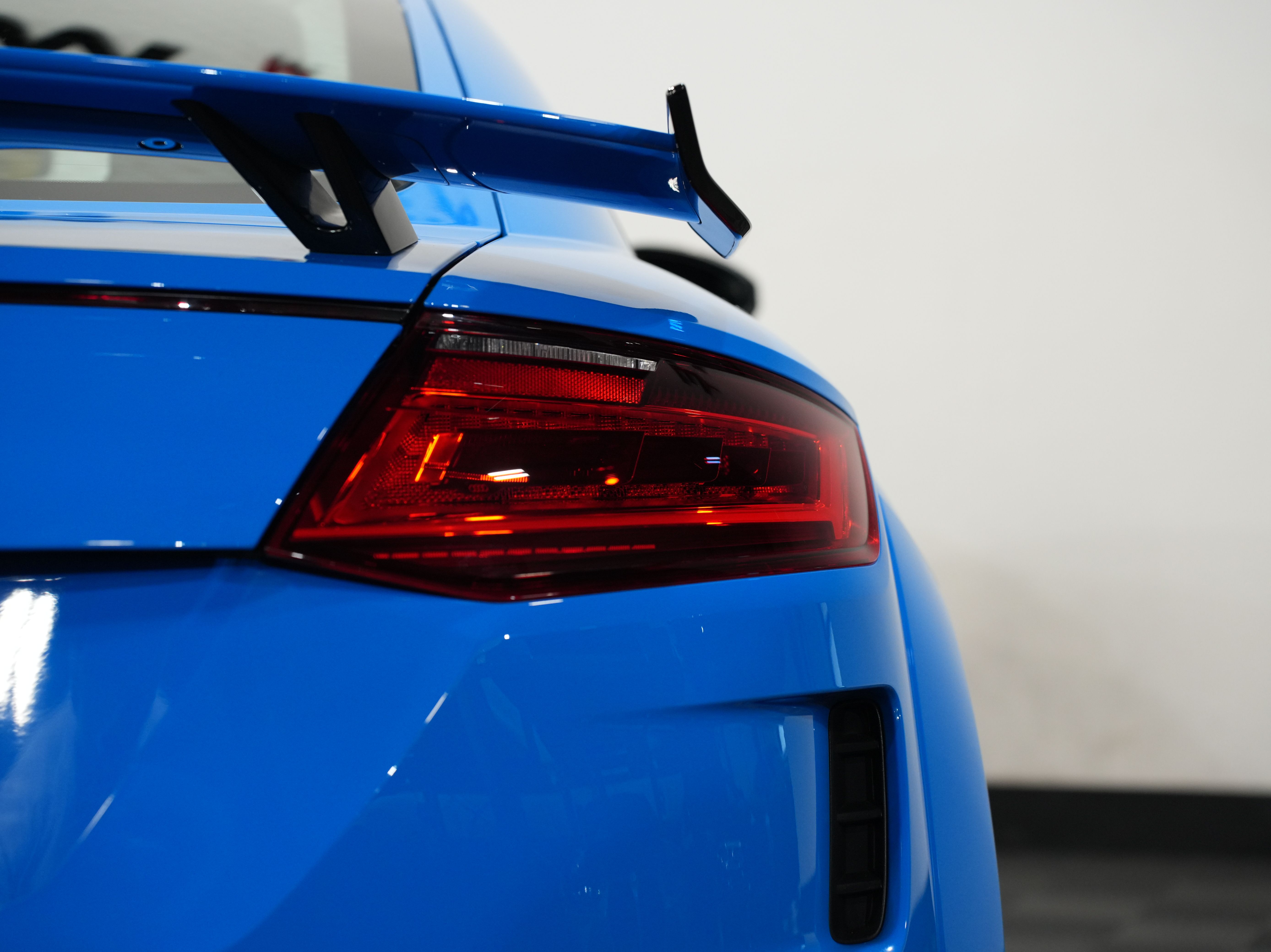 BLUE, 2019 AUDI TT Image 19