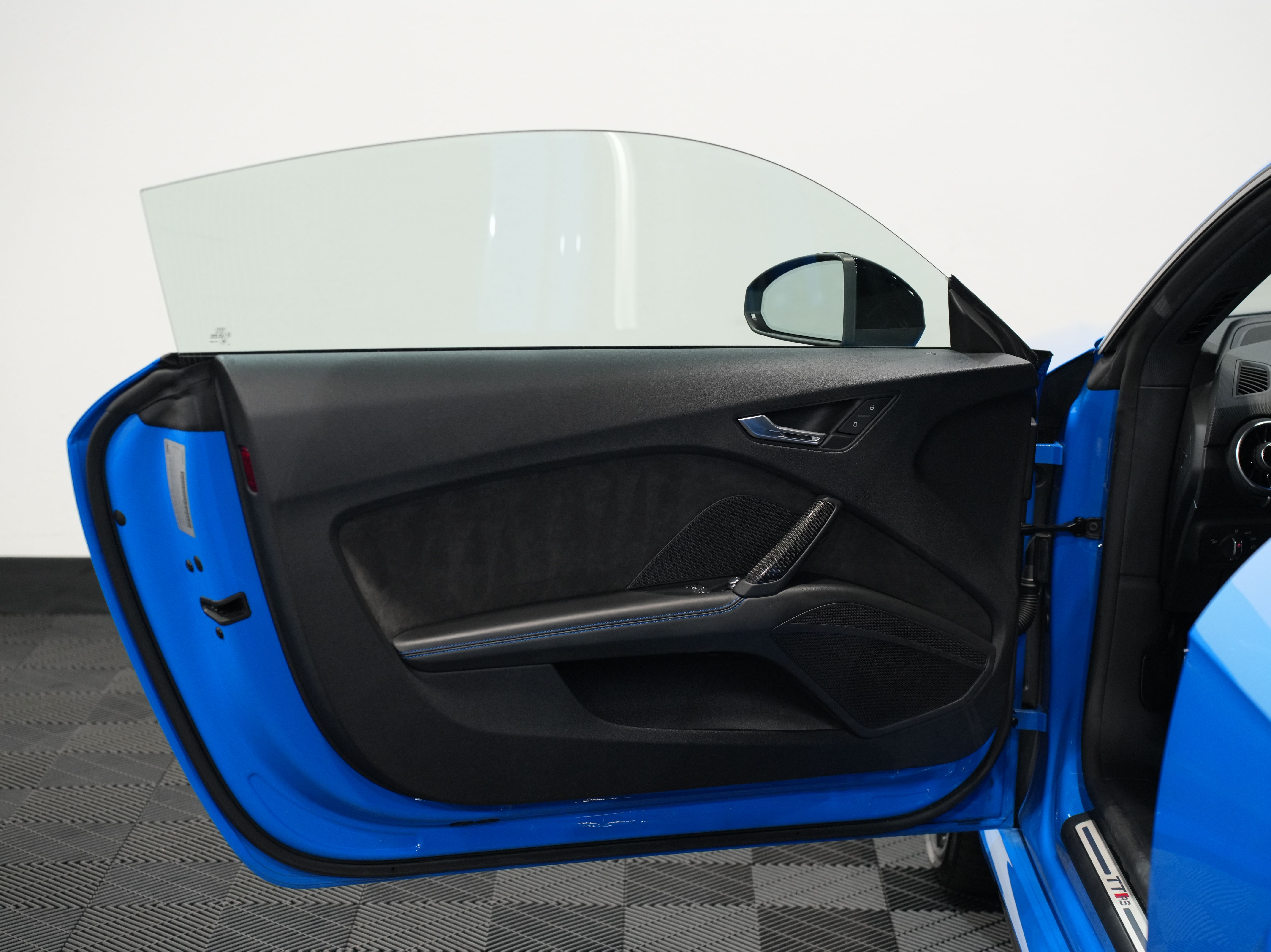 BLUE, 2019 AUDI TT Image 23
