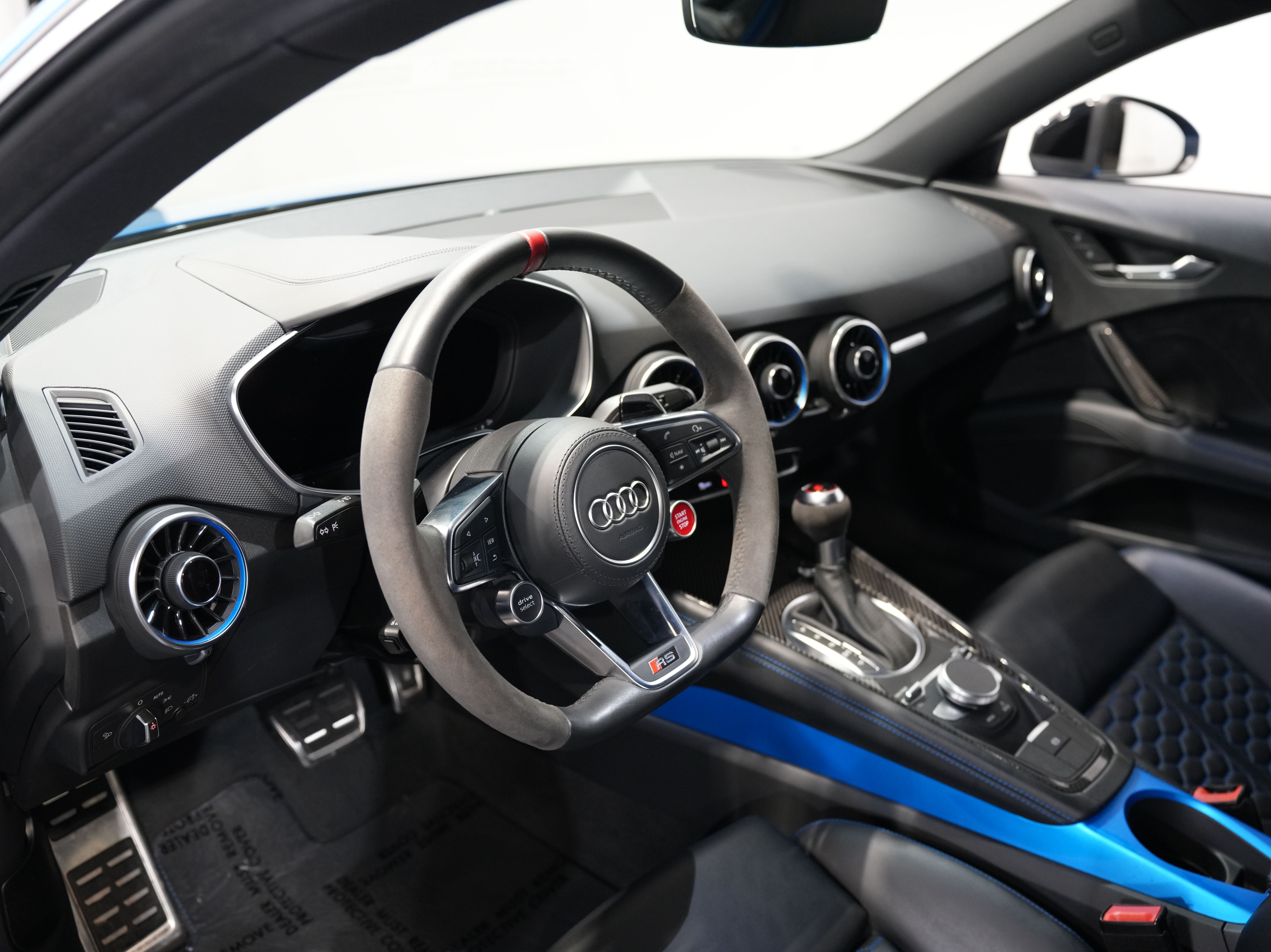 BLUE, 2019 AUDI TT Image 31