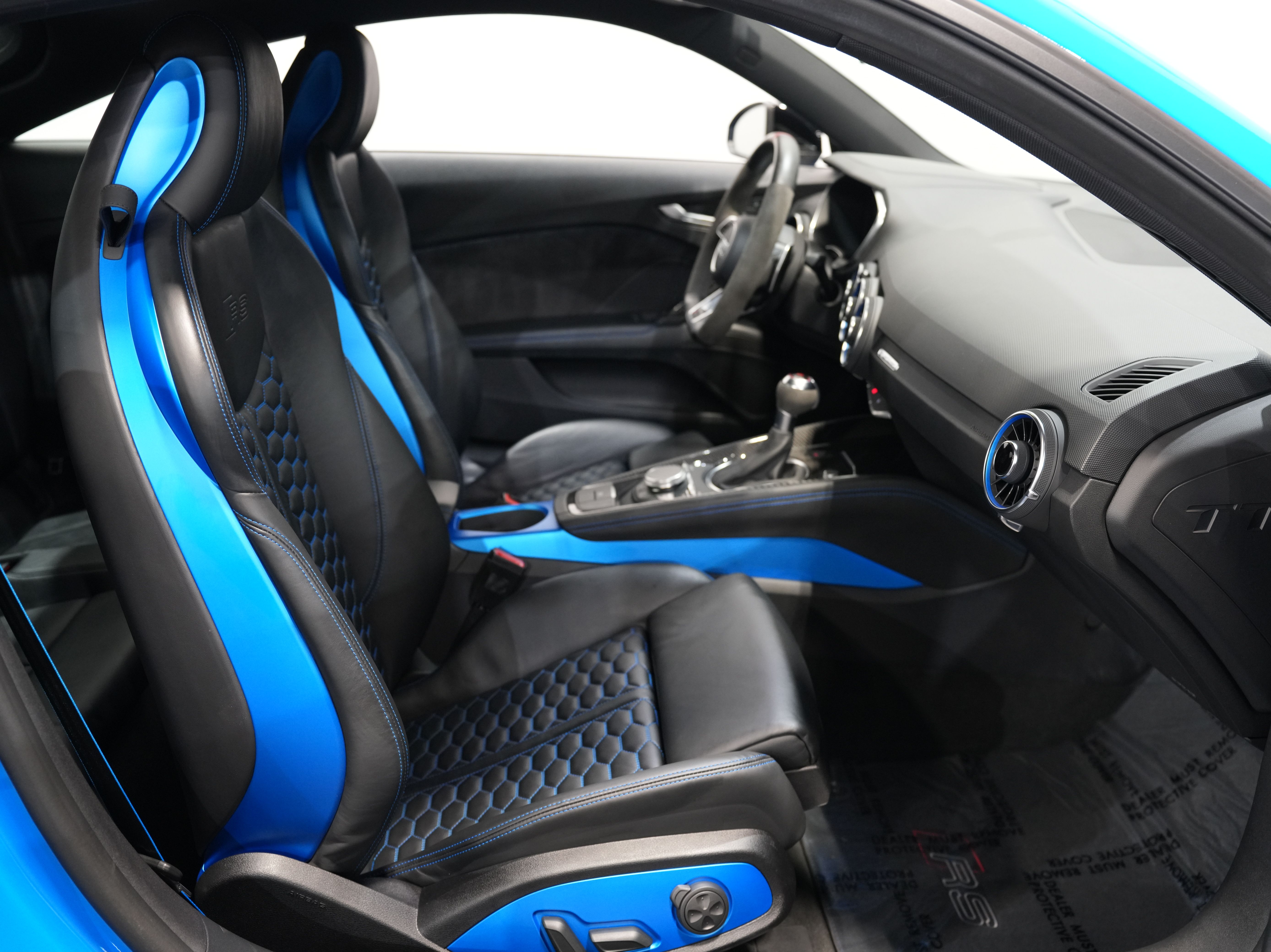 BLUE, 2019 AUDI TT Image 33