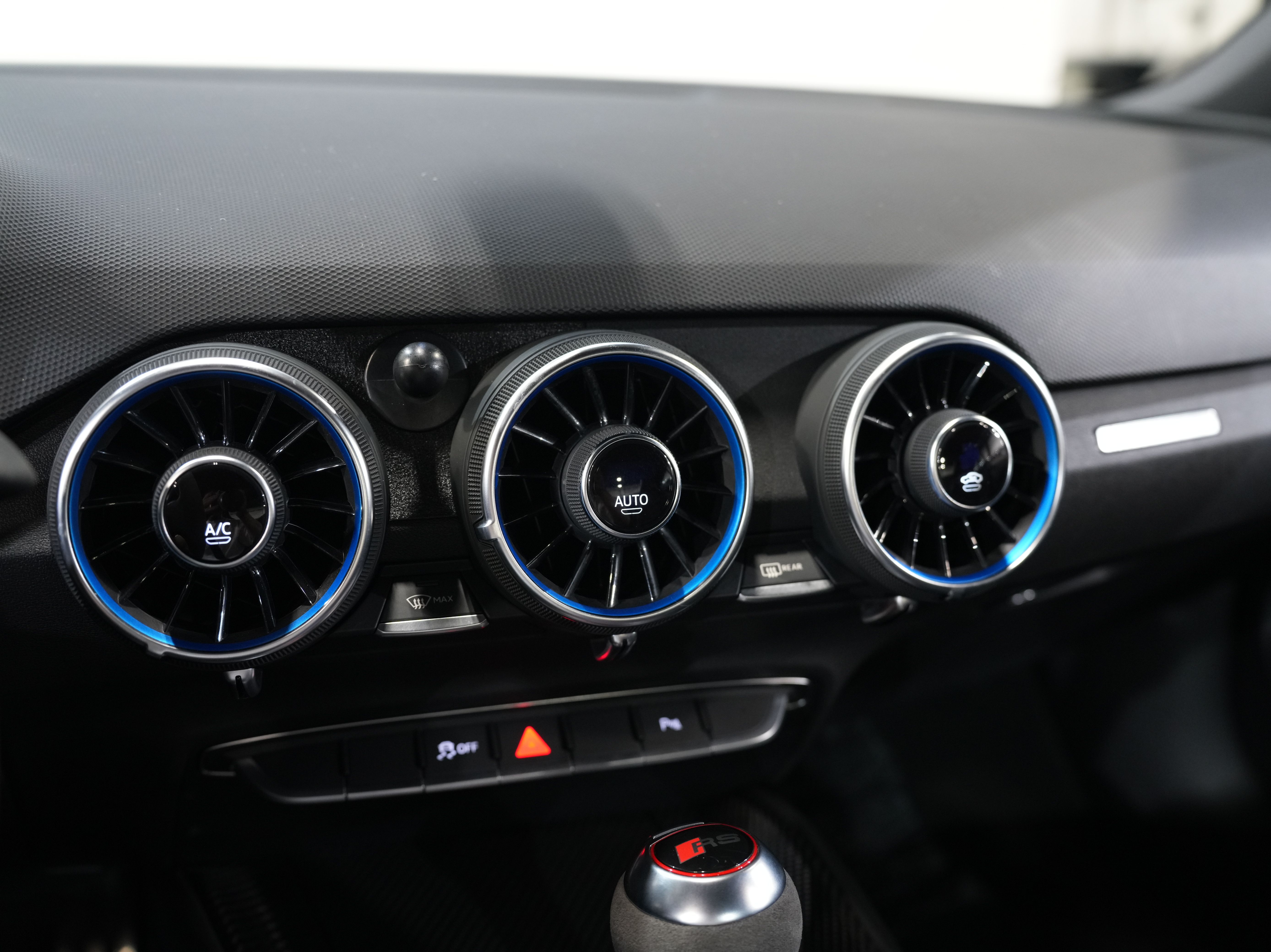 BLUE, 2019 AUDI TT Image 40
