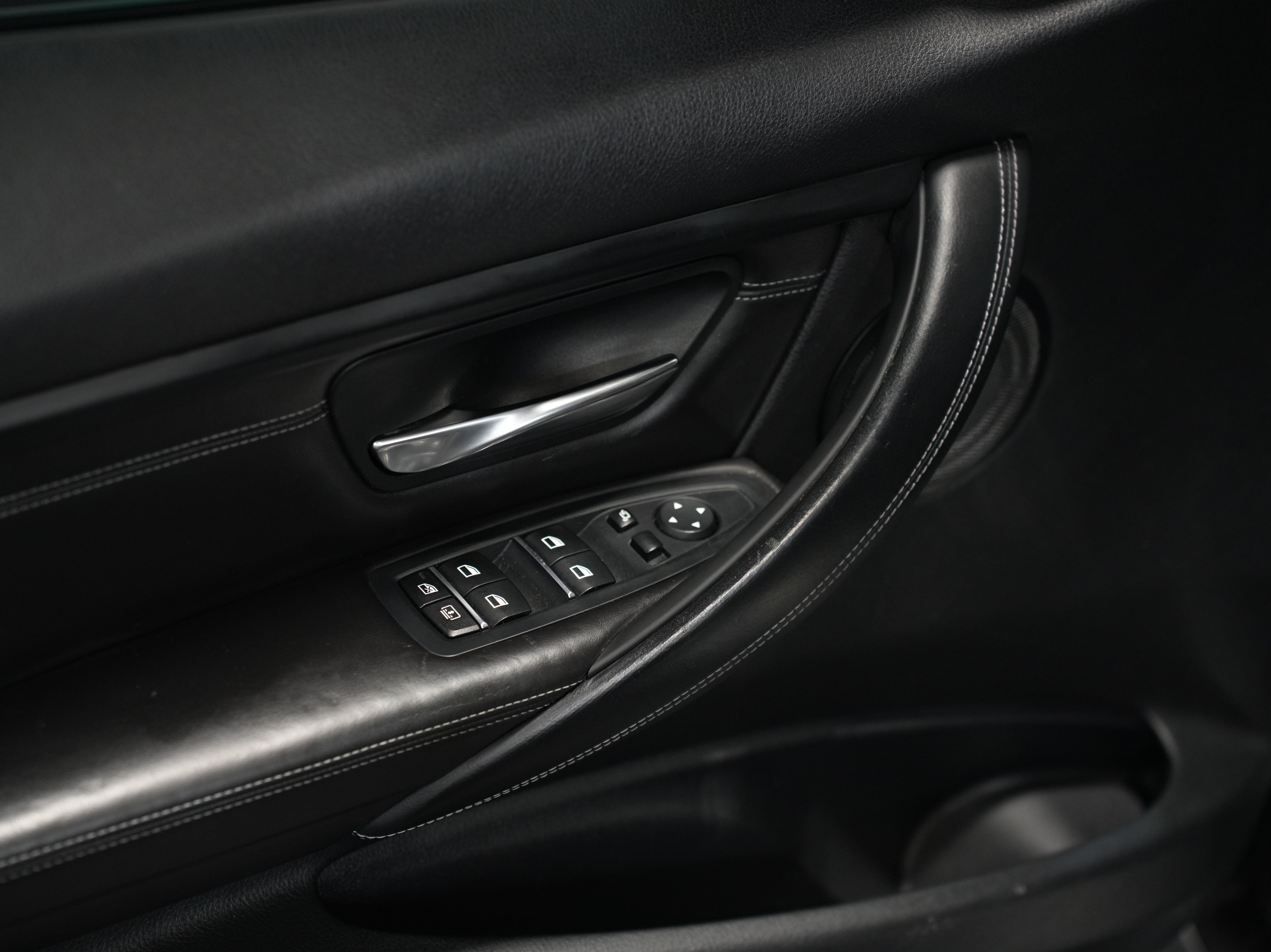 2016 BMW M3 Image 25