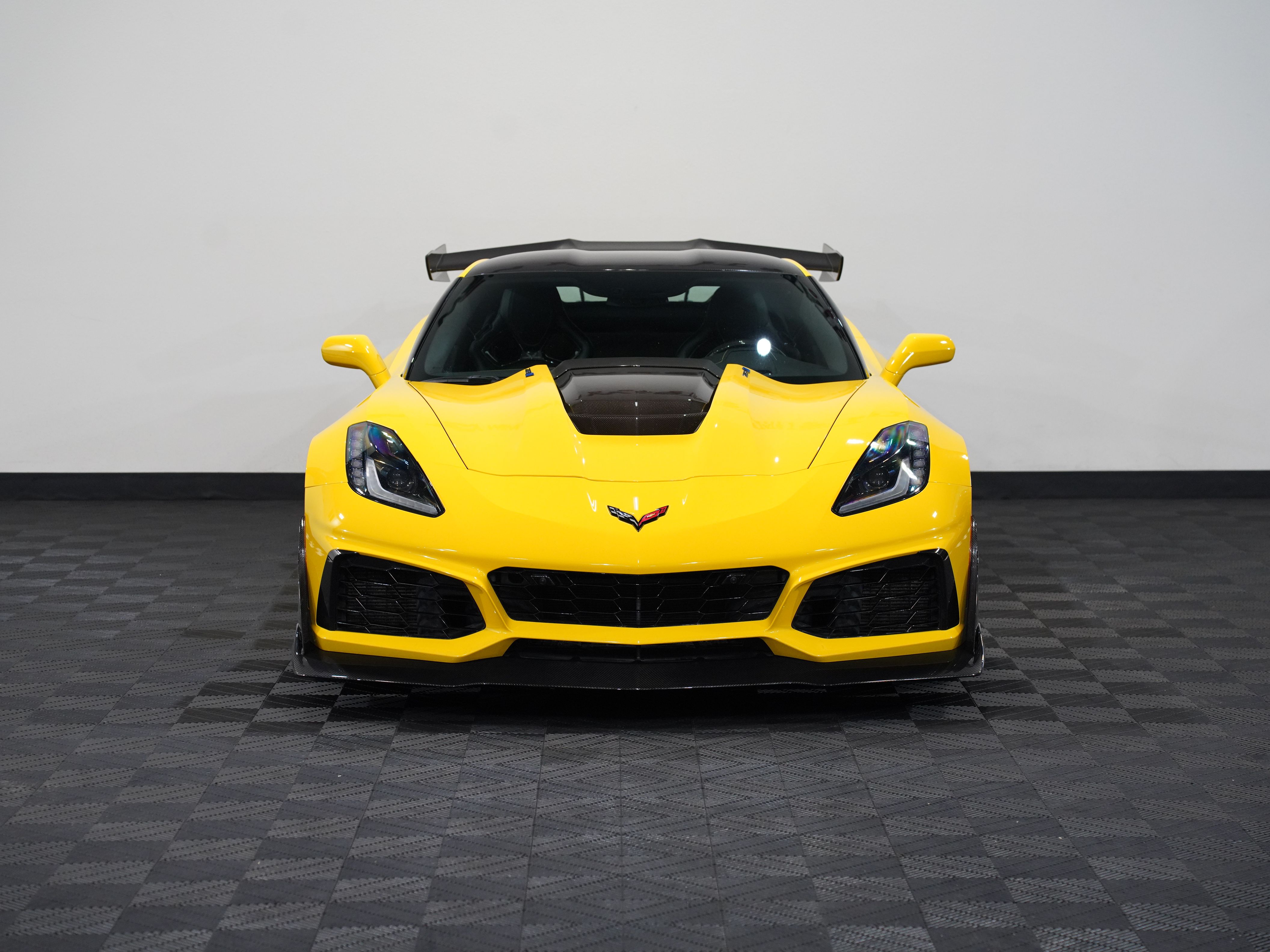 YELLOW, 2019 CHEVROLET CORVETTE Image 4