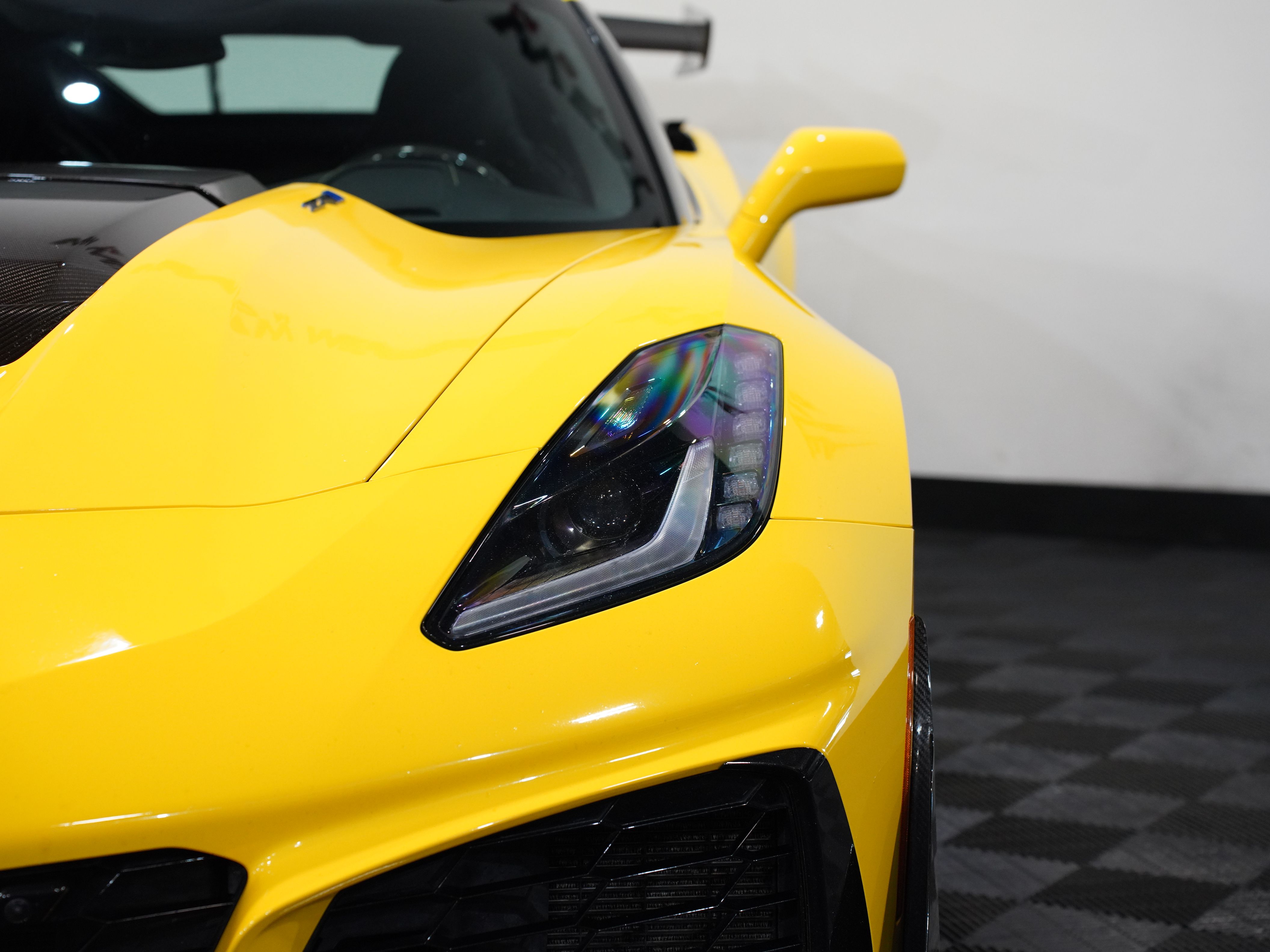 YELLOW, 2019 CHEVROLET CORVETTE Image 10