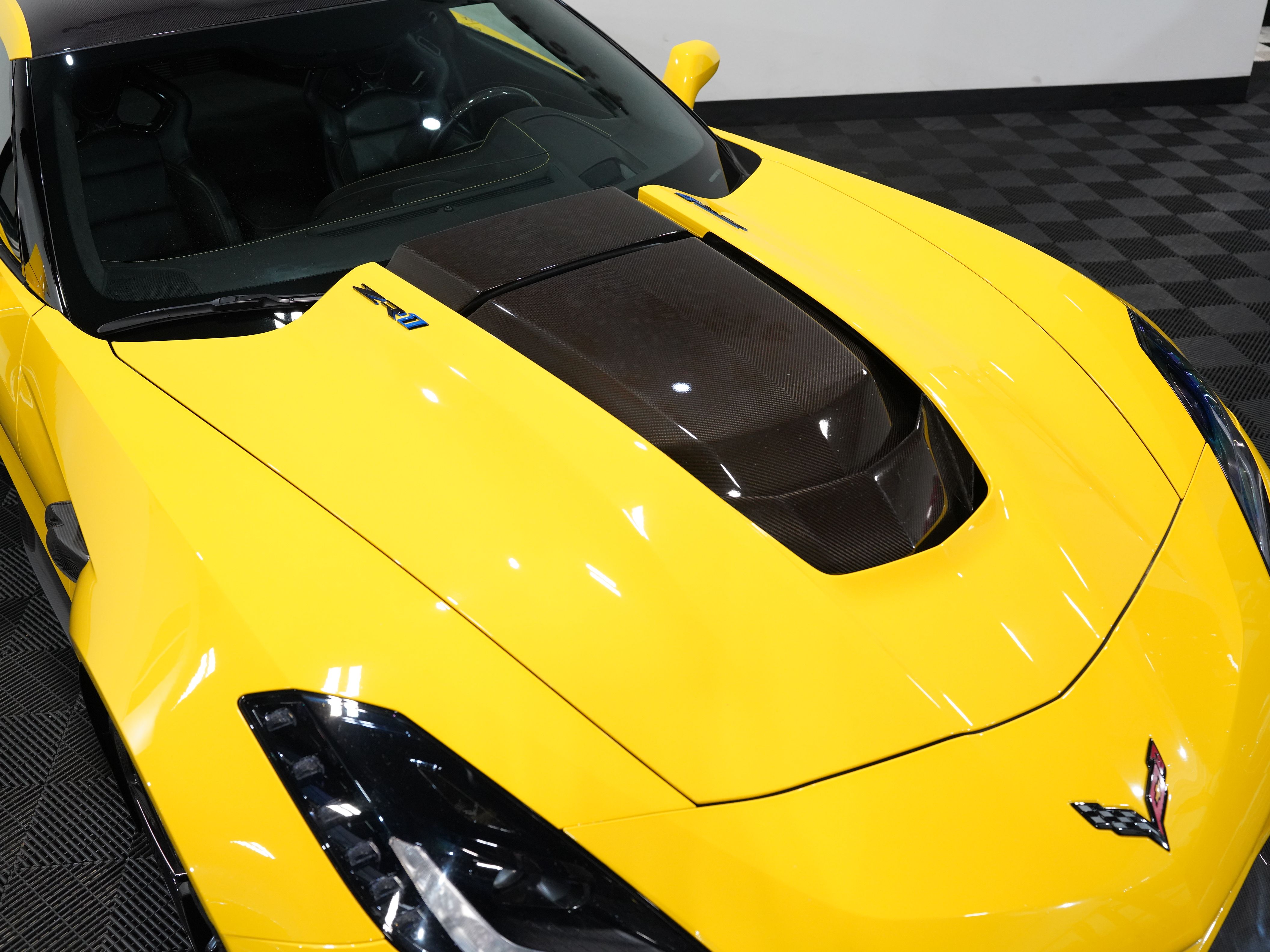 YELLOW, 2019 CHEVROLET CORVETTE Image 12